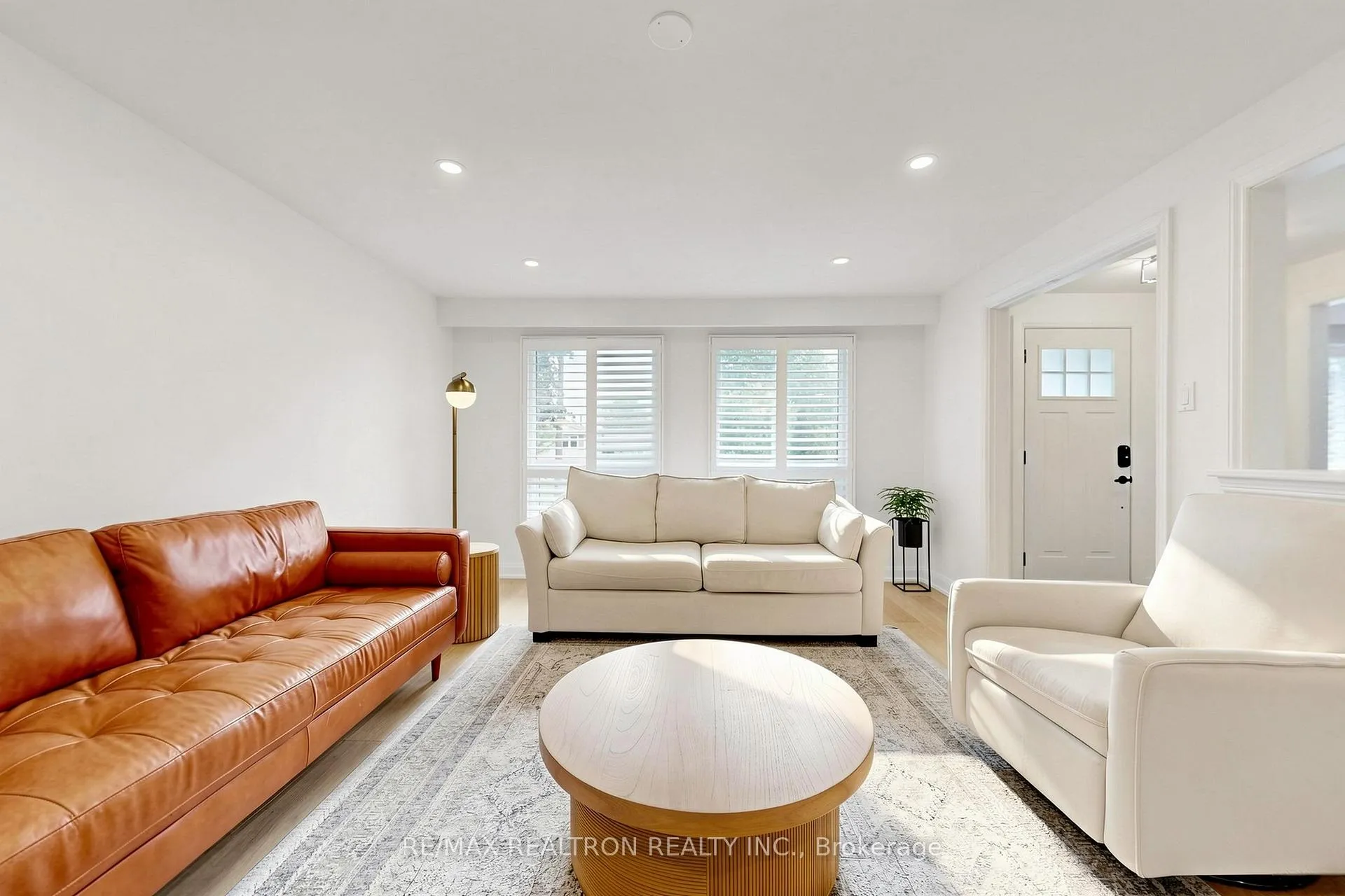Photo 5 of 6 Dorling Avenue, Ajax, South East — HOMEH