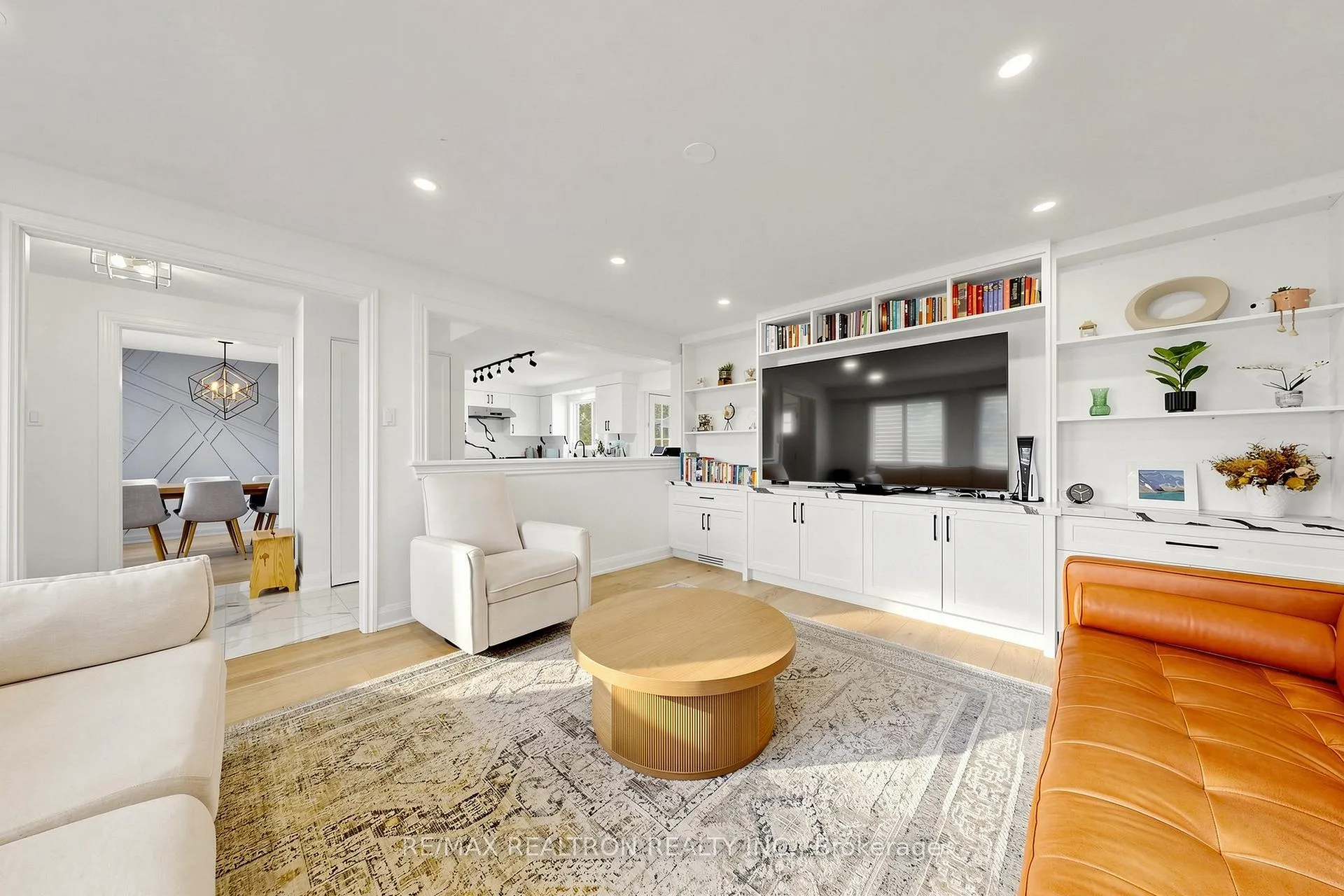 Photo 7 of 6 Dorling Avenue, Ajax, South East — HOMEH