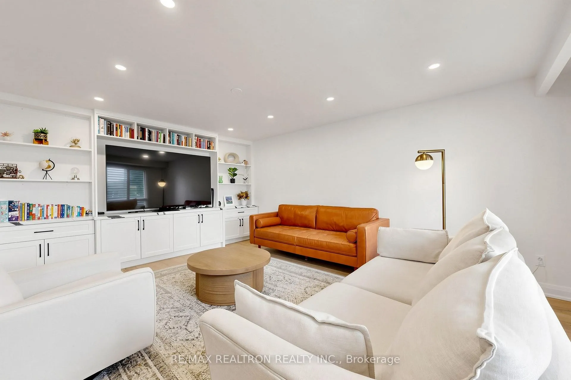 Photo 9 of 6 Dorling Avenue, Ajax, South East — HOMEH