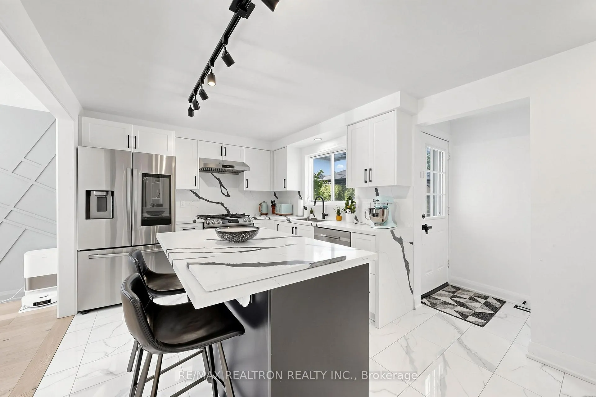 Photo 15 of 6 Dorling Avenue, Ajax, South East — HOMEH