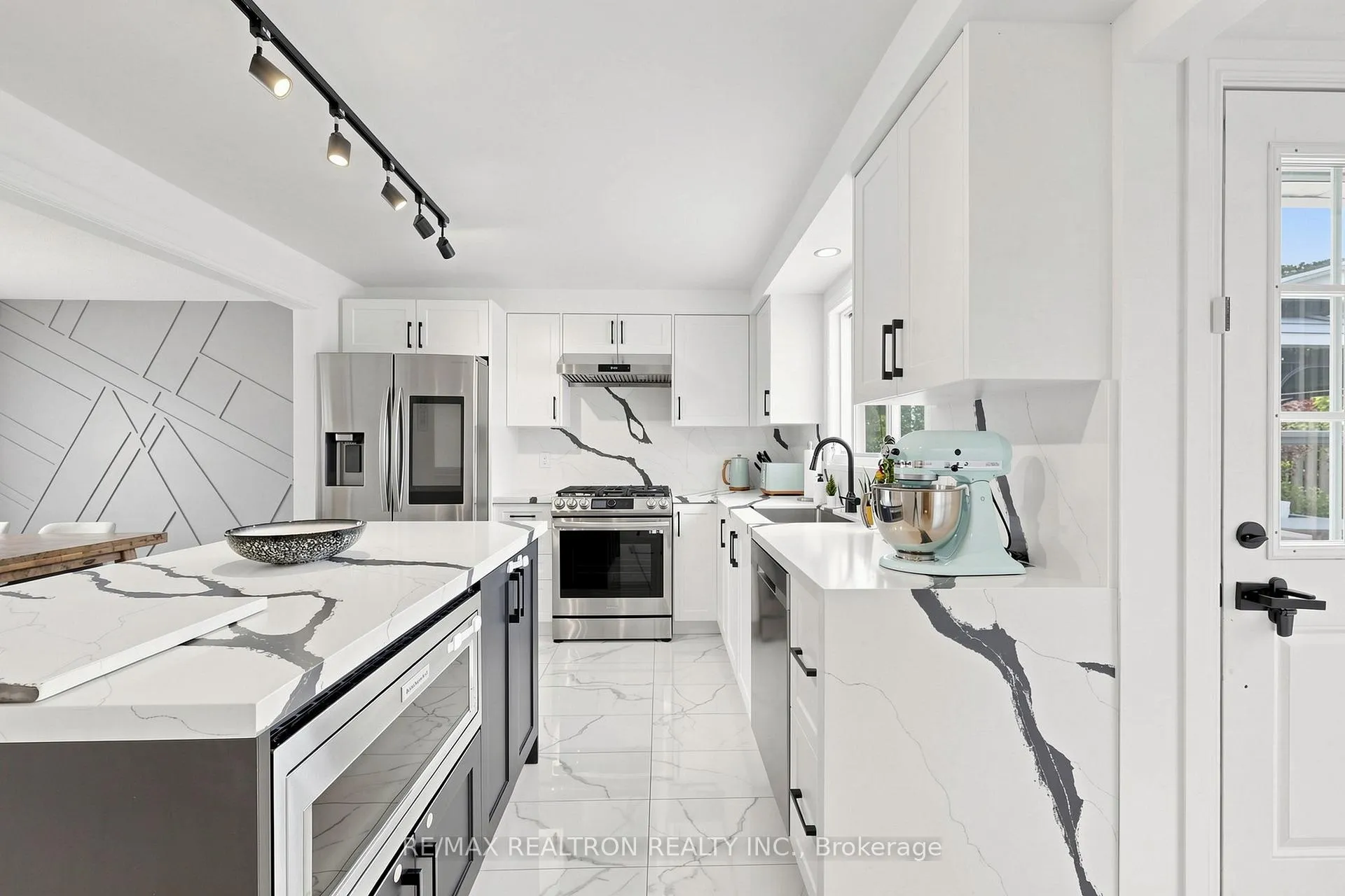 Photo 16 of 6 Dorling Avenue, Ajax, South East — HOMEH