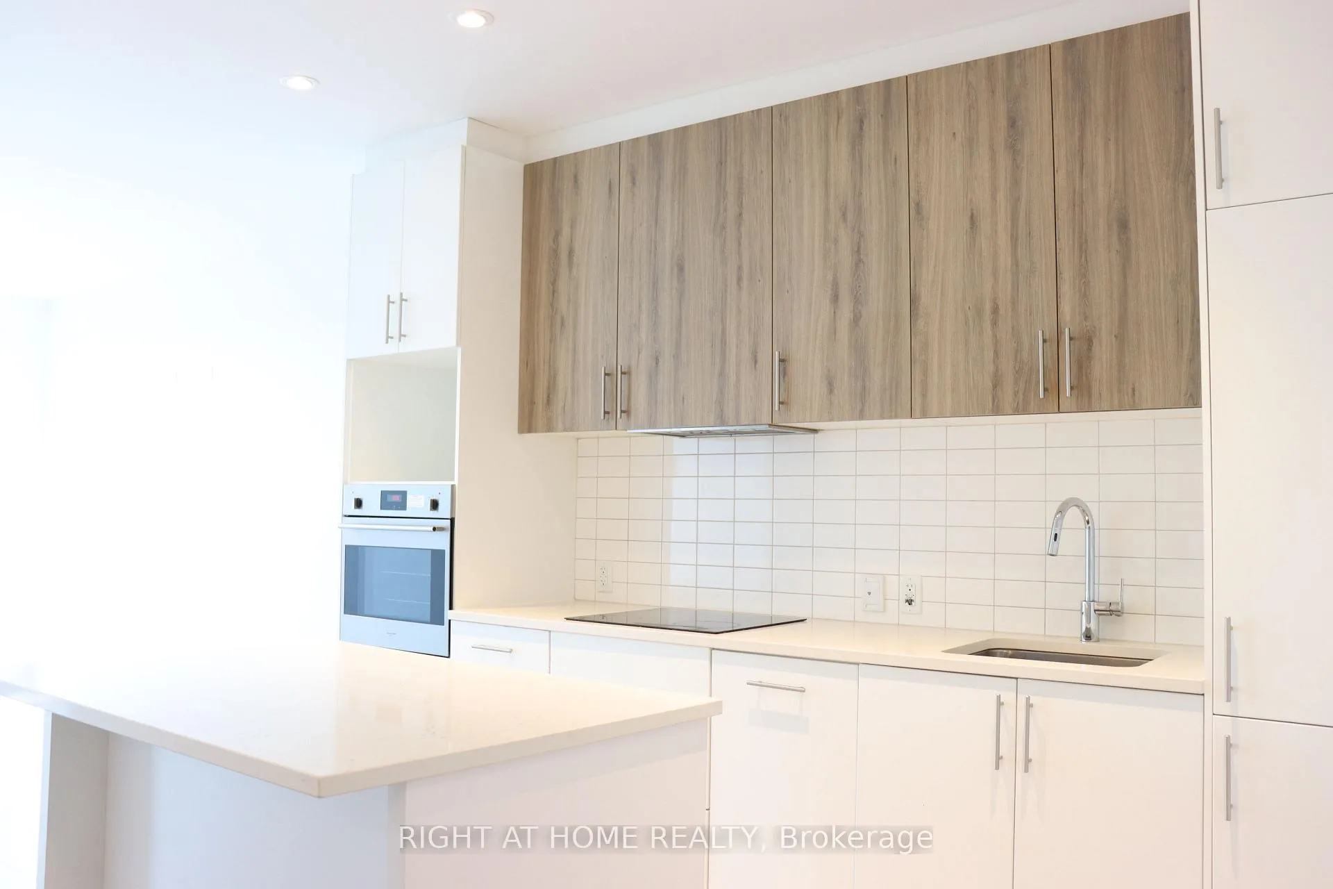 Photo 4 of Unit 803, 181 King Street S, Waterloo, Uptown West — HOMEH