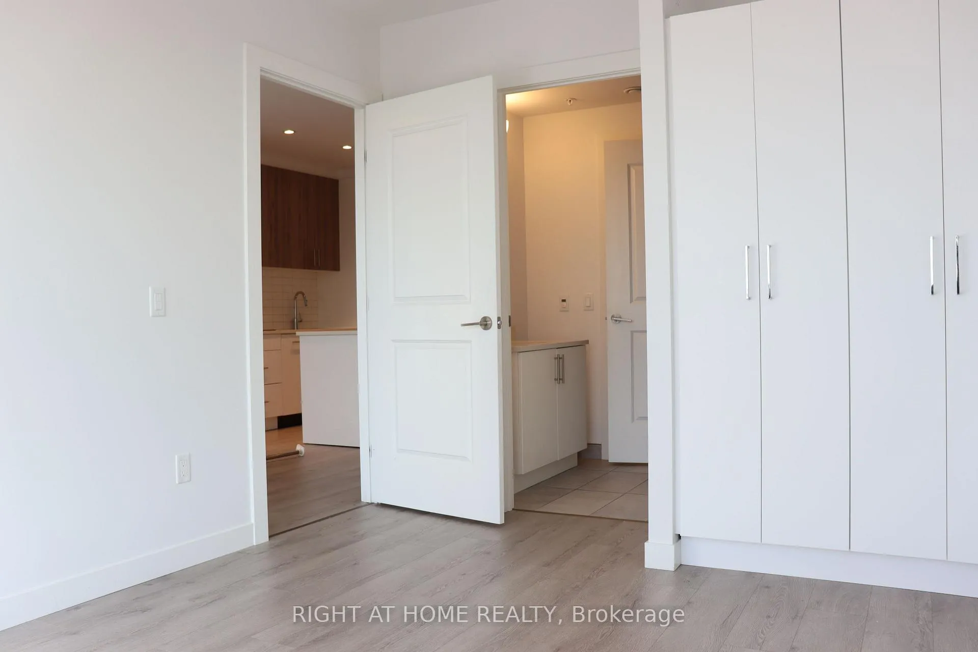 Photo 13 of Unit 803, 181 King Street S, Waterloo, Uptown West — HOMEH