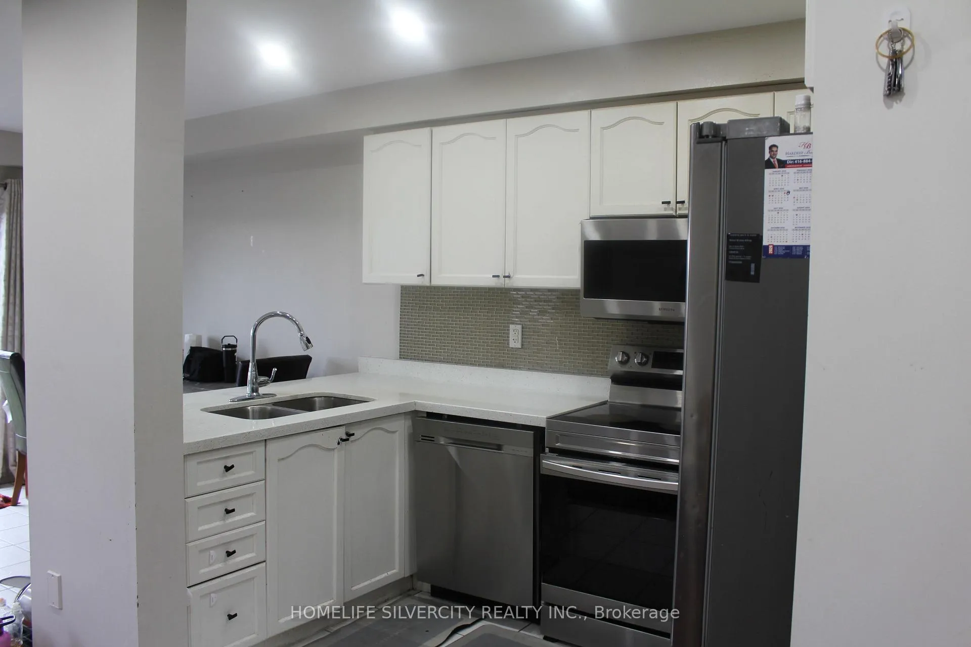 Photo 12 of 92 Tomabrook Crescent, Brampton, Sandringham-Wellington — HOMEH