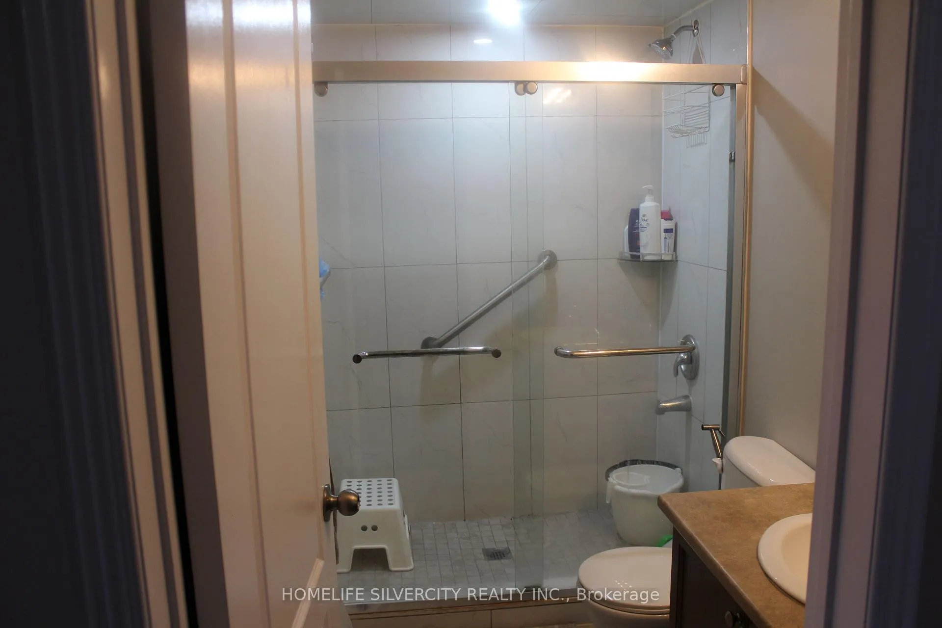 Photo 33 of 92 Tomabrook Crescent, Brampton, Sandringham-Wellington — HOMEH
