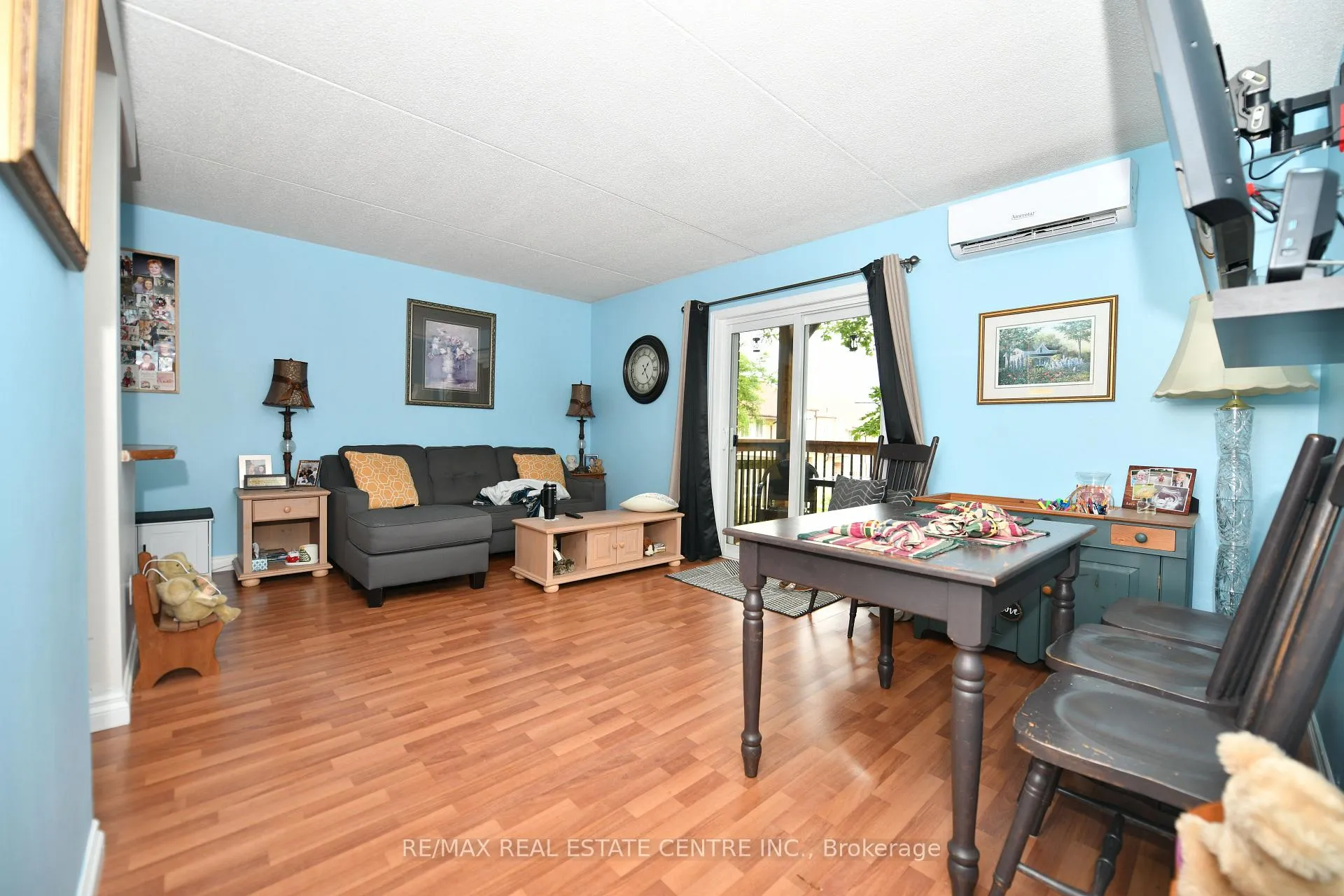 Photo 2 of Unit 206, 266 Overlea Drive, Kitchener, Victoria Hills — HOMEH