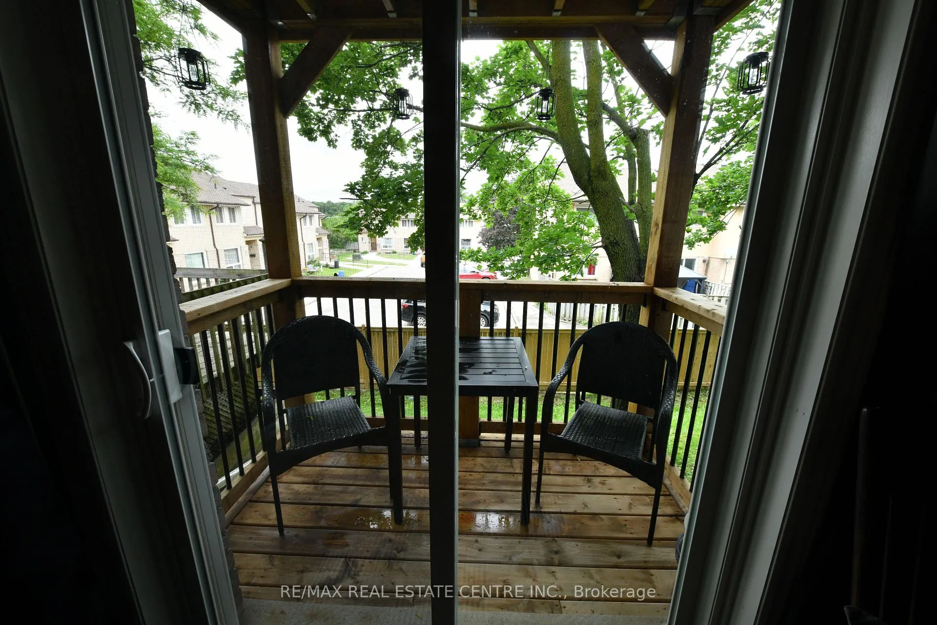 Photo 4 of Unit 206, 266 Overlea Drive, Kitchener, Victoria Hills — HOMEH