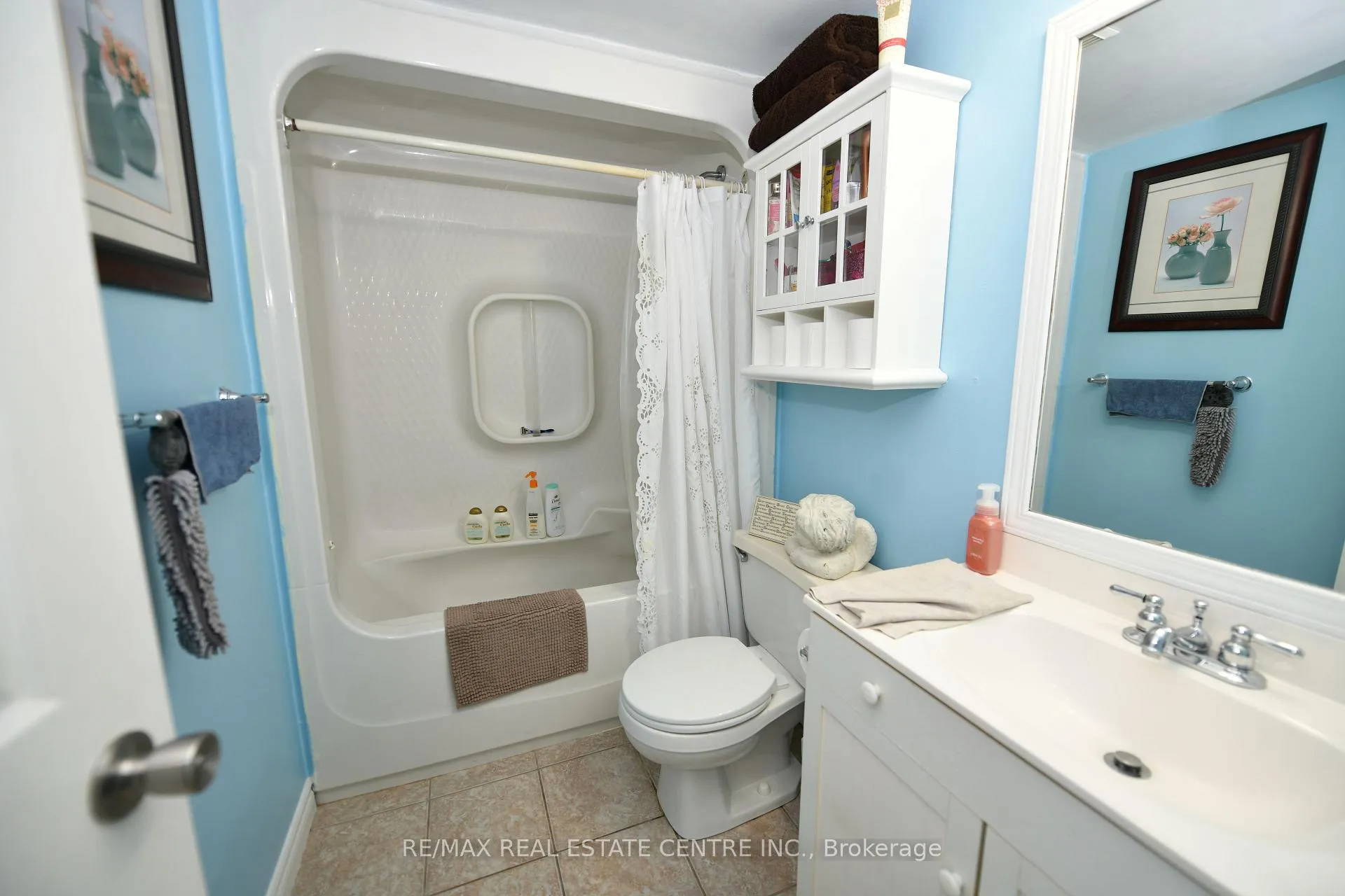 Photo 7 of Unit 206, 266 Overlea Drive, Kitchener, Victoria Hills — HOMEH