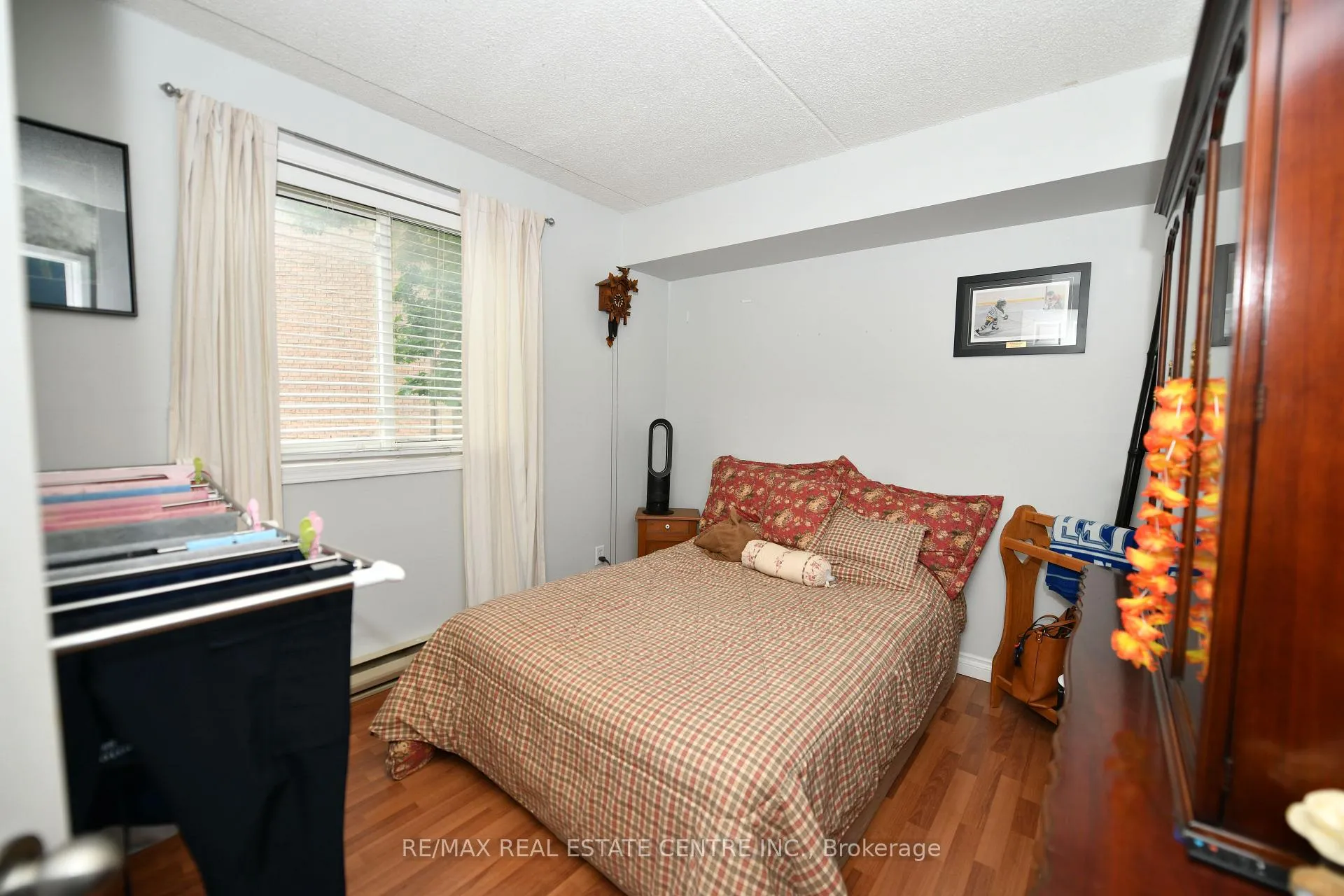 Photo 8 of Unit 206, 266 Overlea Drive, Kitchener, Victoria Hills — HOMEH