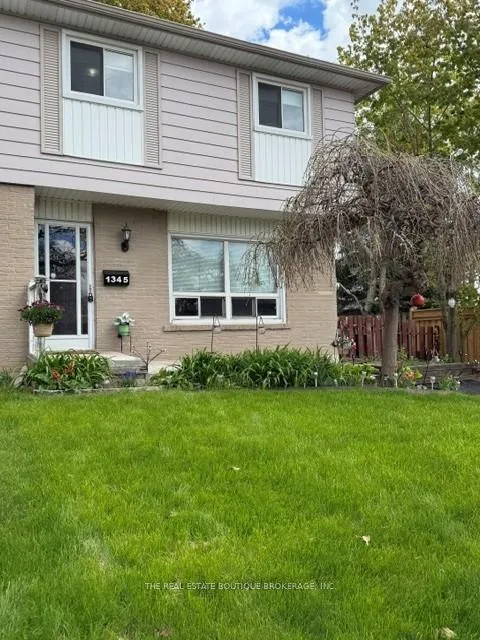 Front of 1345 Colonsay Drive E