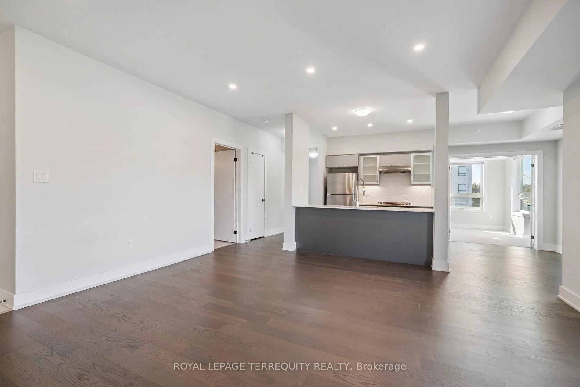 Photo 19 of Unit 102, 6 Spice Way, Barrie, Rural Barrie Southeast — HOMEH