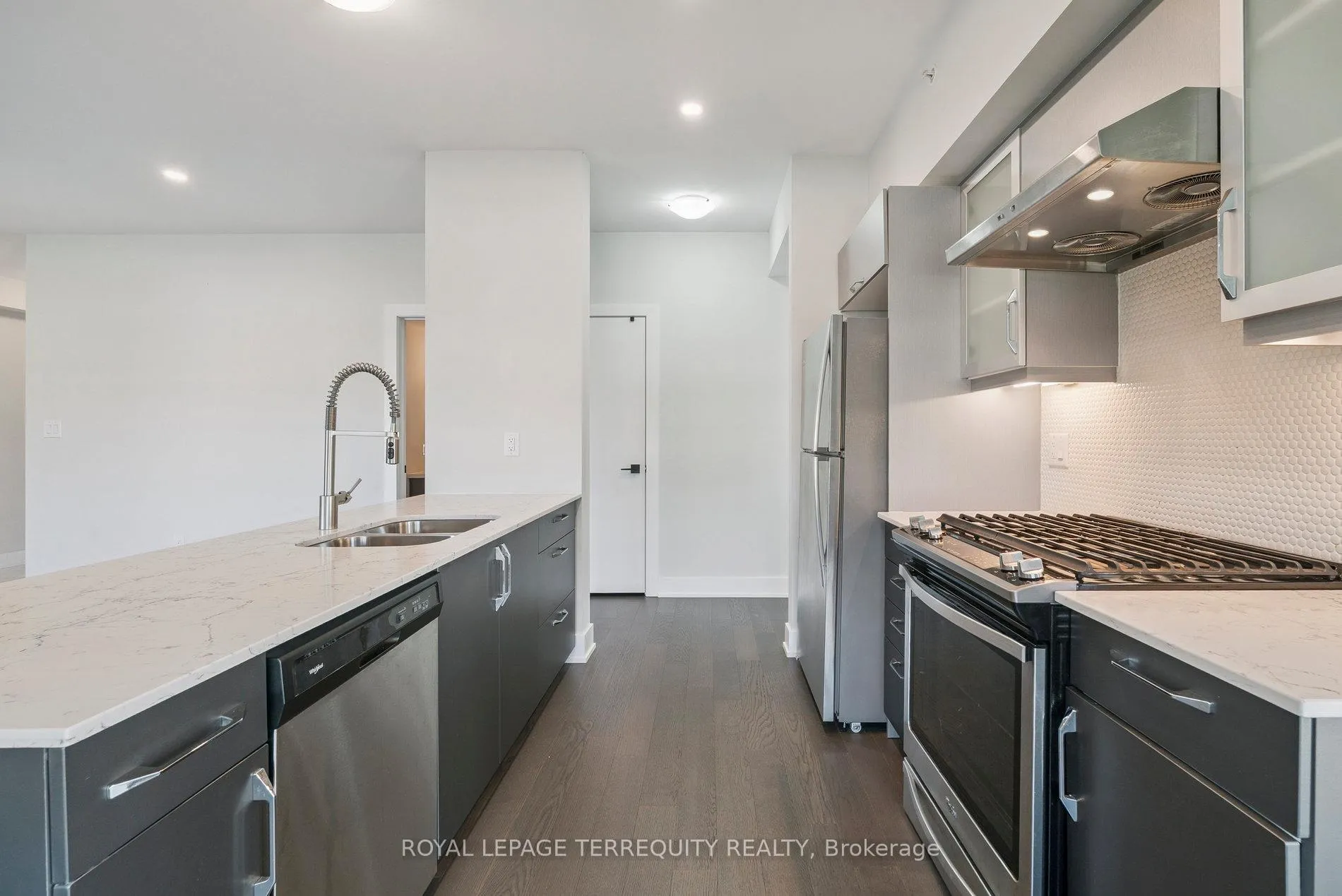 Photo 22 of Unit 102, 6 Spice Way, Barrie, Rural Barrie Southeast — HOMEH