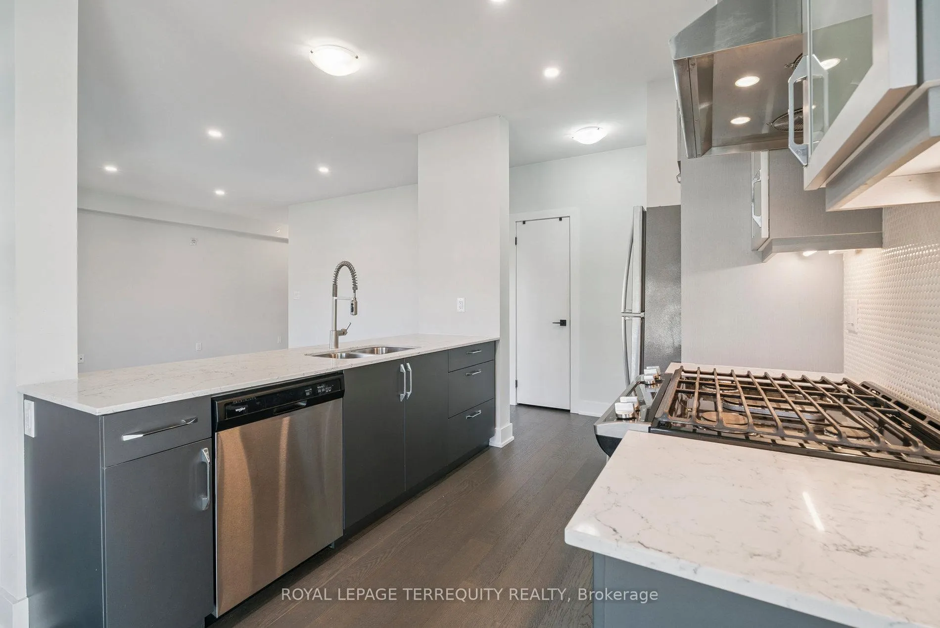 Photo 23 of Unit 102, 6 Spice Way, Barrie, Rural Barrie Southeast — HOMEH