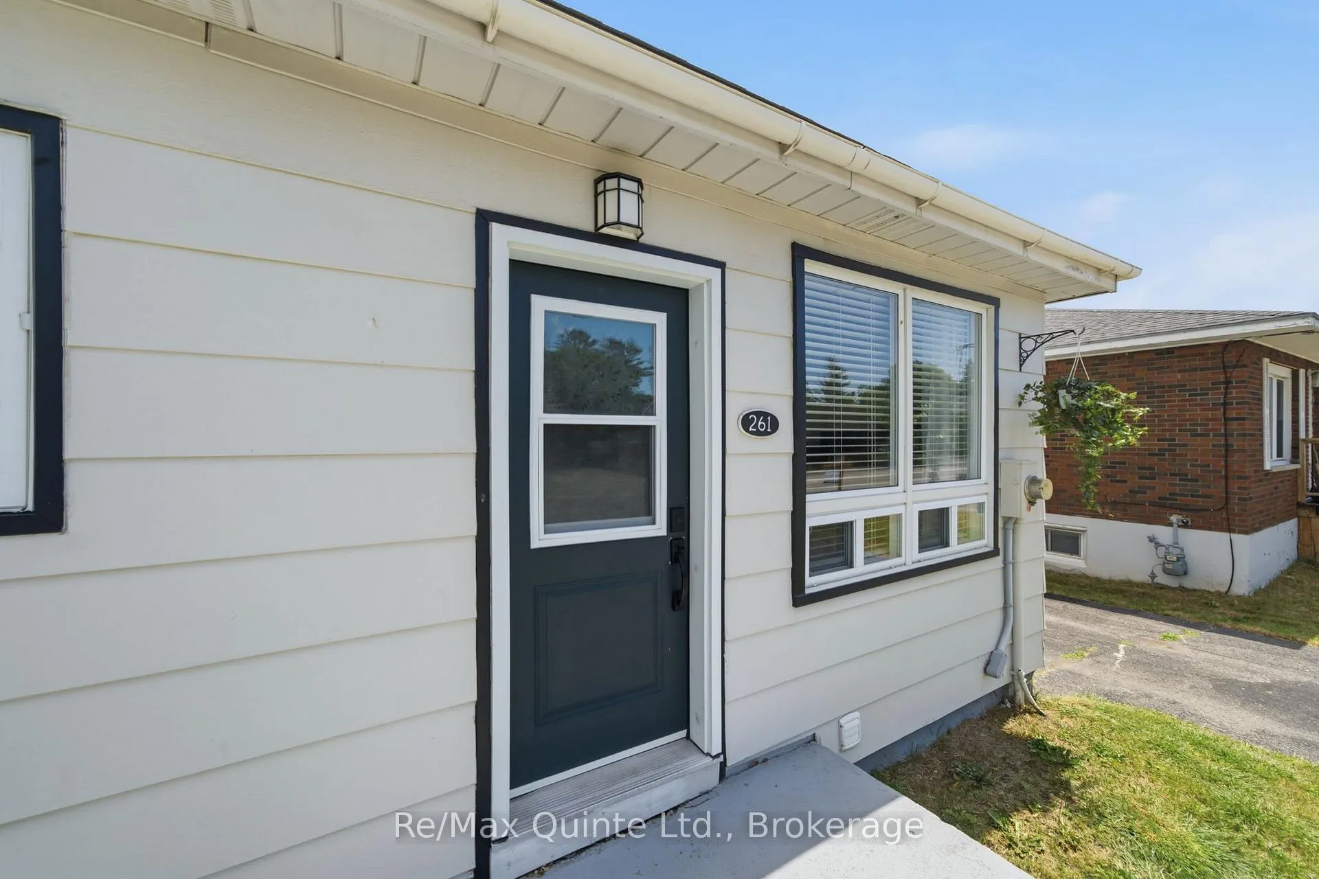 Photo 5 of 261 Sidney Street, Quinte West, Trenton Ward — HOMEH