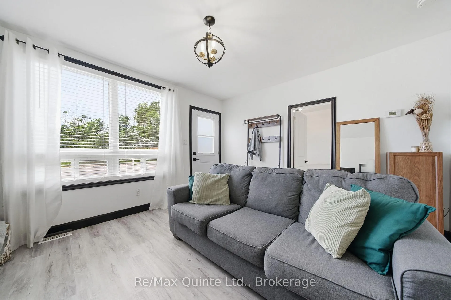 Photo 13 of 261 Sidney Street, Quinte West, Trenton Ward — HOMEH