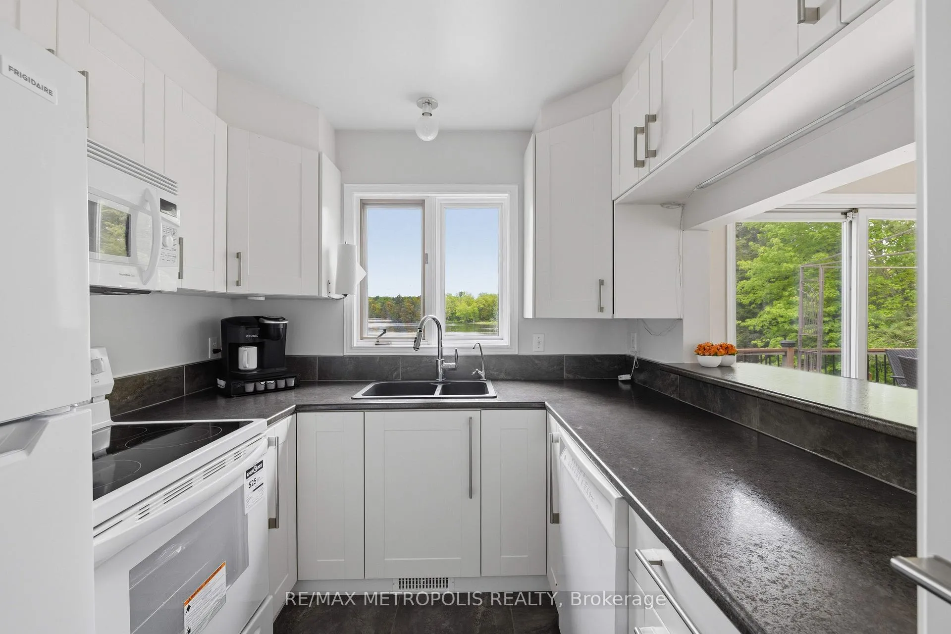 Photo 12 of Unit 114, 763 Narrows Lock Road, Rideau Lakes, Rideau Lakes (North Crosby) Twp — HOMEH