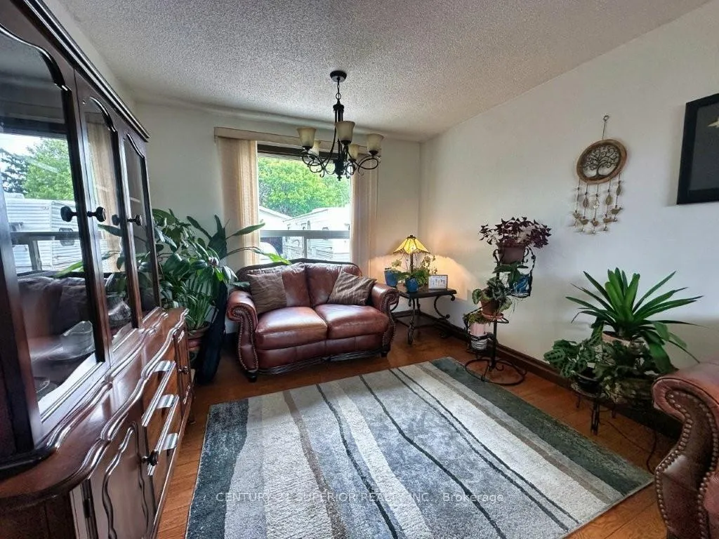 Photo 5 of 242 Empire Ave, Thunder Bay, Westfort — HOMEH