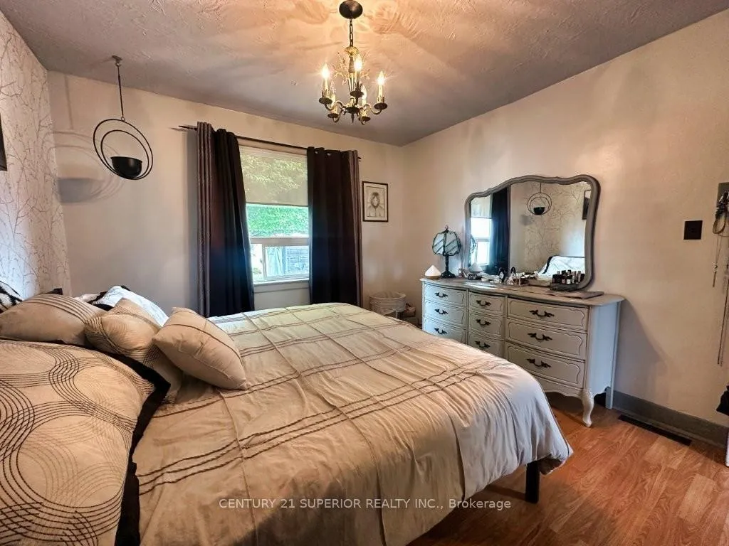 Photo 13 of 242 Empire Ave, Thunder Bay, Westfort — HOMEH