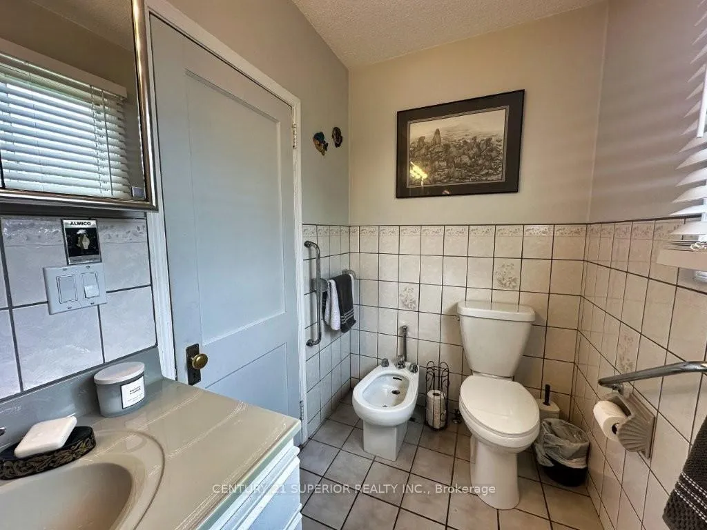 Photo 15 of 242 Empire Ave, Thunder Bay, Westfort — HOMEH