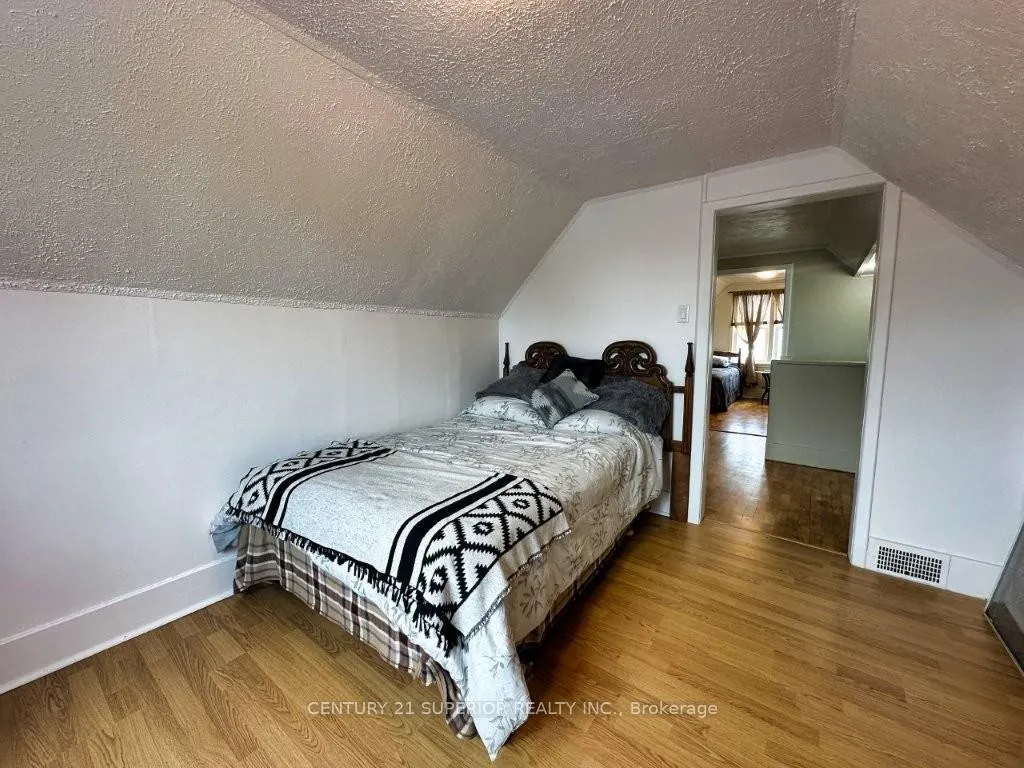 Photo 21 of 242 Empire Ave, Thunder Bay, Westfort — HOMEH