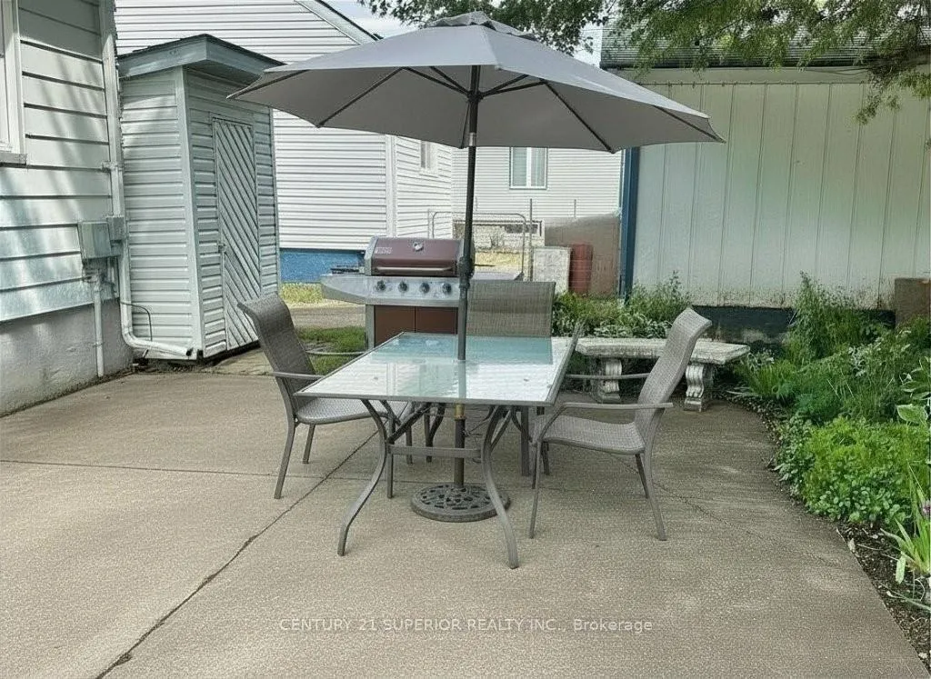 Photo 42 of 242 Empire Ave, Thunder Bay, Westfort — HOMEH