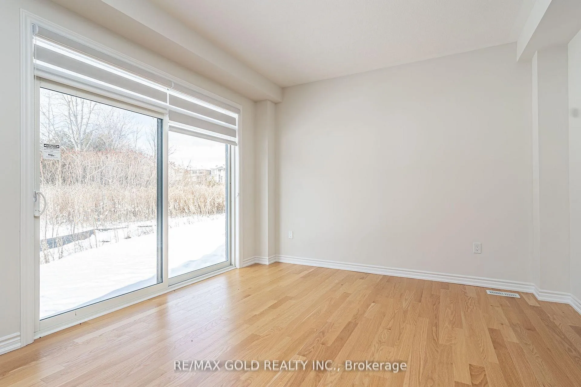 Photo 15 of 33 Gilham Way, Brant, Paris — HOMEH