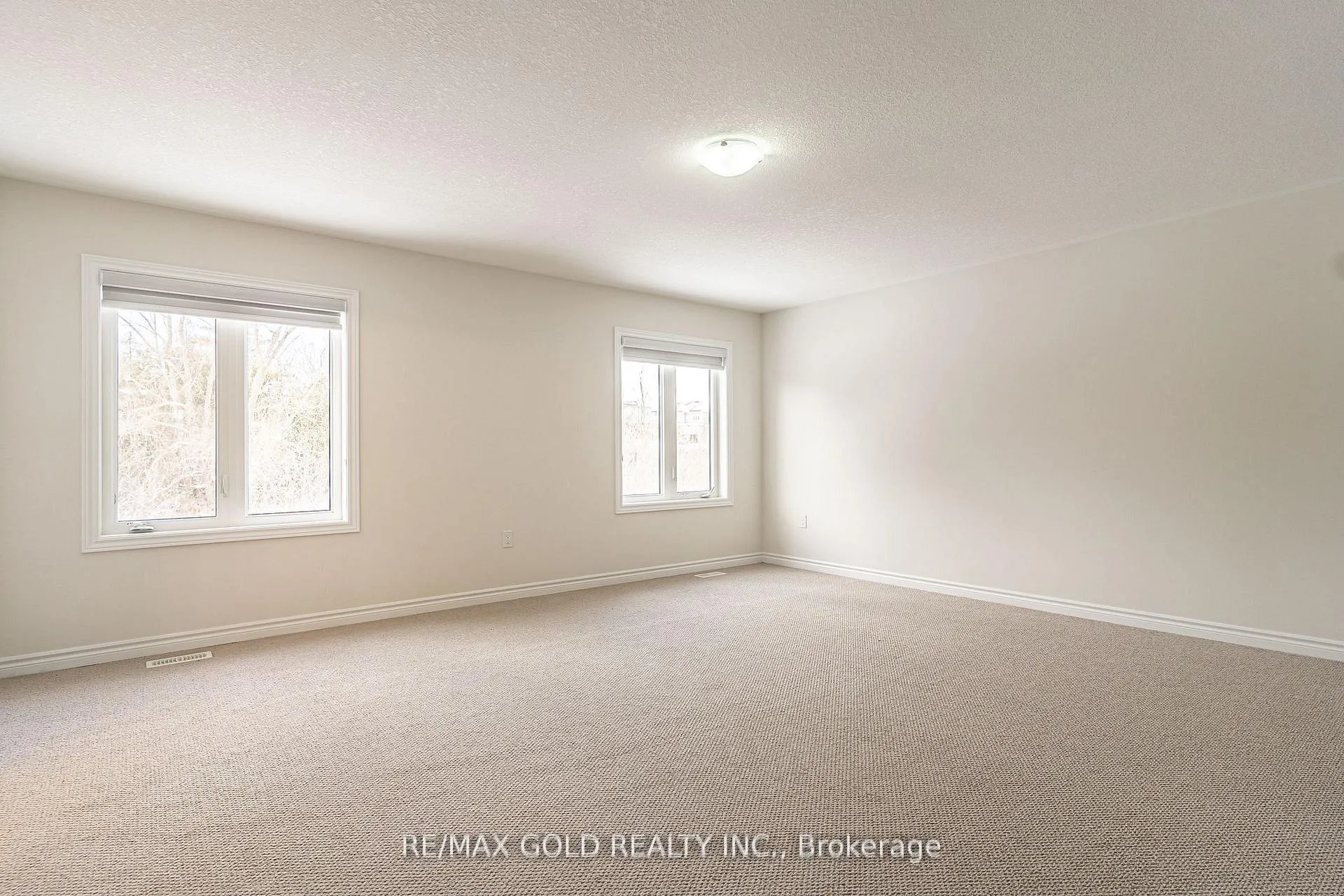 Photo 29 of 33 Gilham Way, Brant, Paris — HOMEH