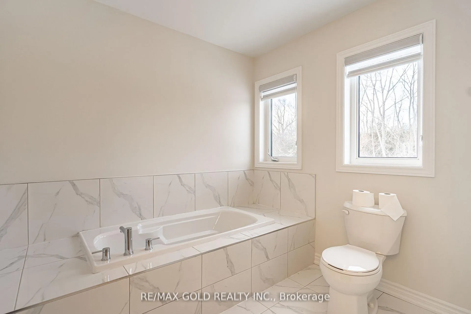 Photo 32 of 33 Gilham Way, Brant, Paris — HOMEH