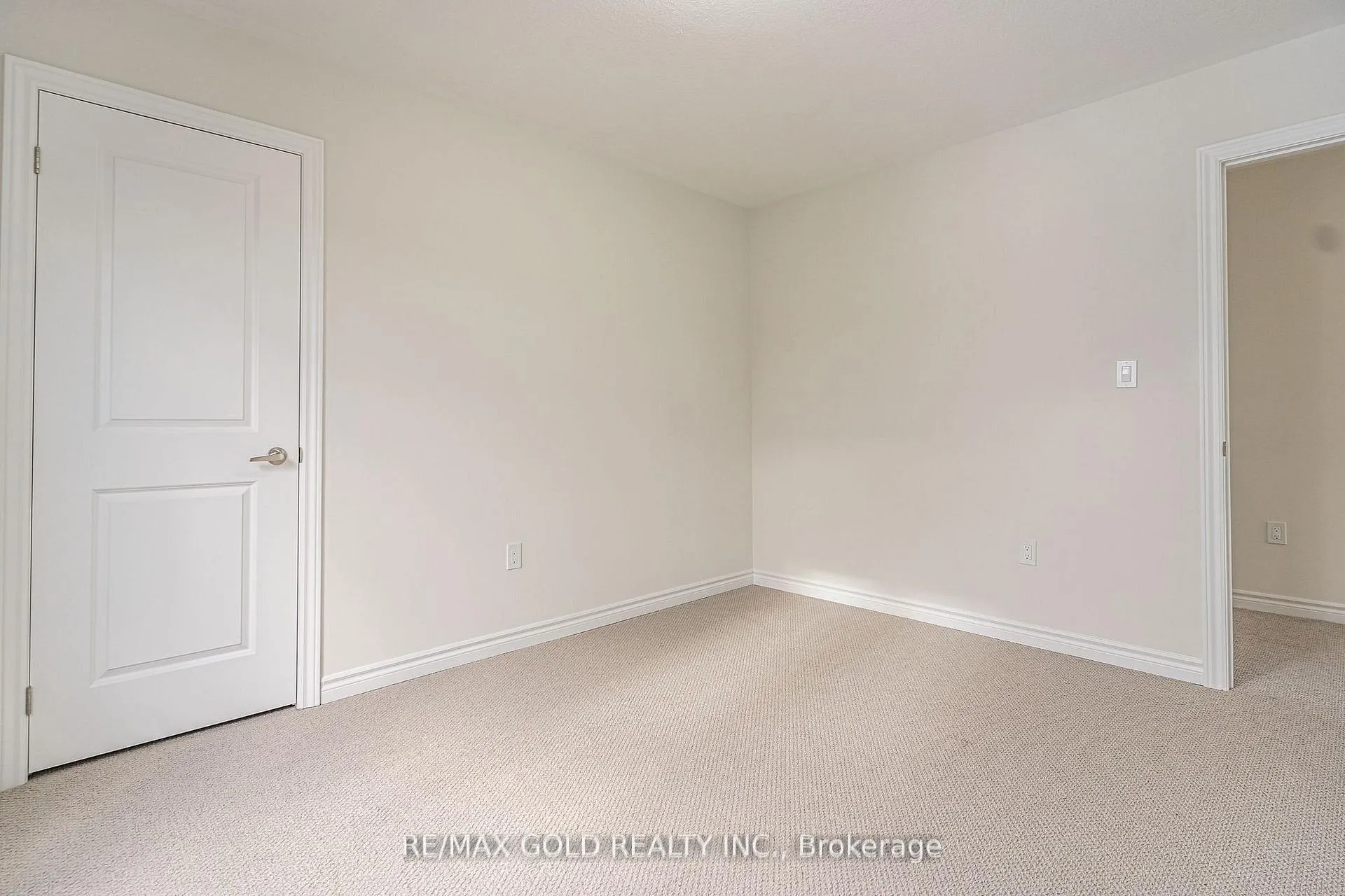 Photo 35 of 33 Gilham Way, Brant, Paris — HOMEH