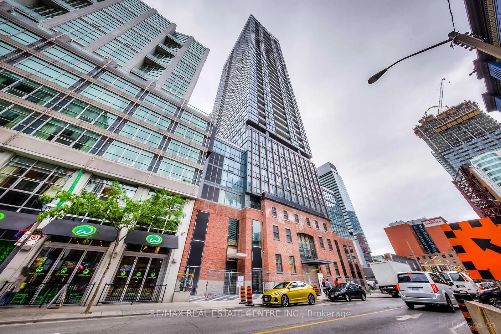 Photo 1 of Unit 1305, 88 Blue Jays Way, Toronto, Niagara — HOMEH