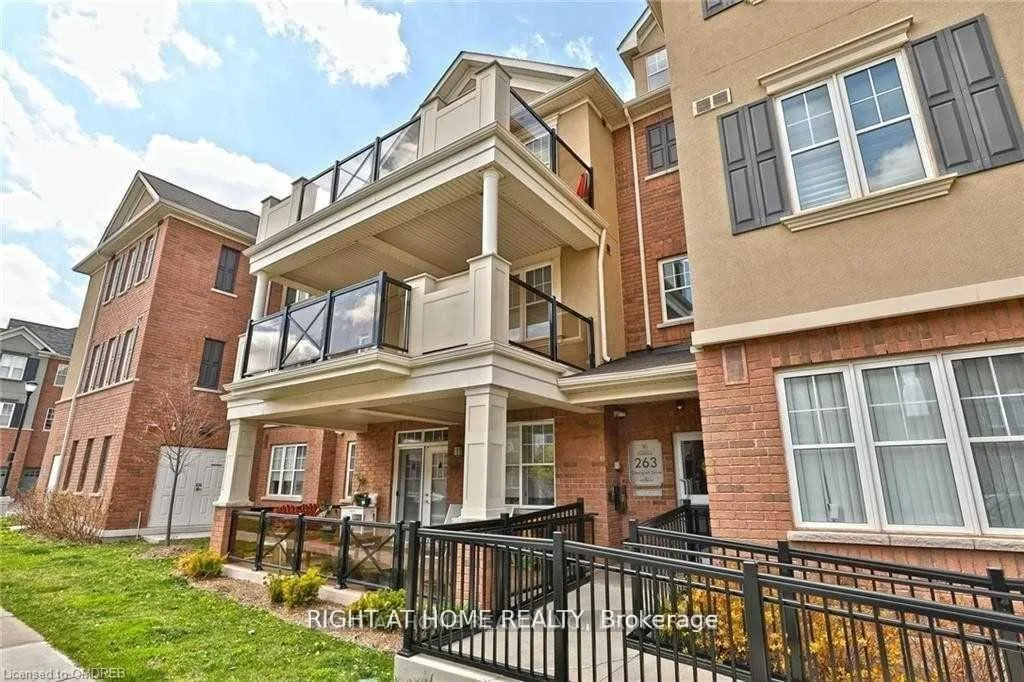Front of Unit 301, 263 Georgian Drive