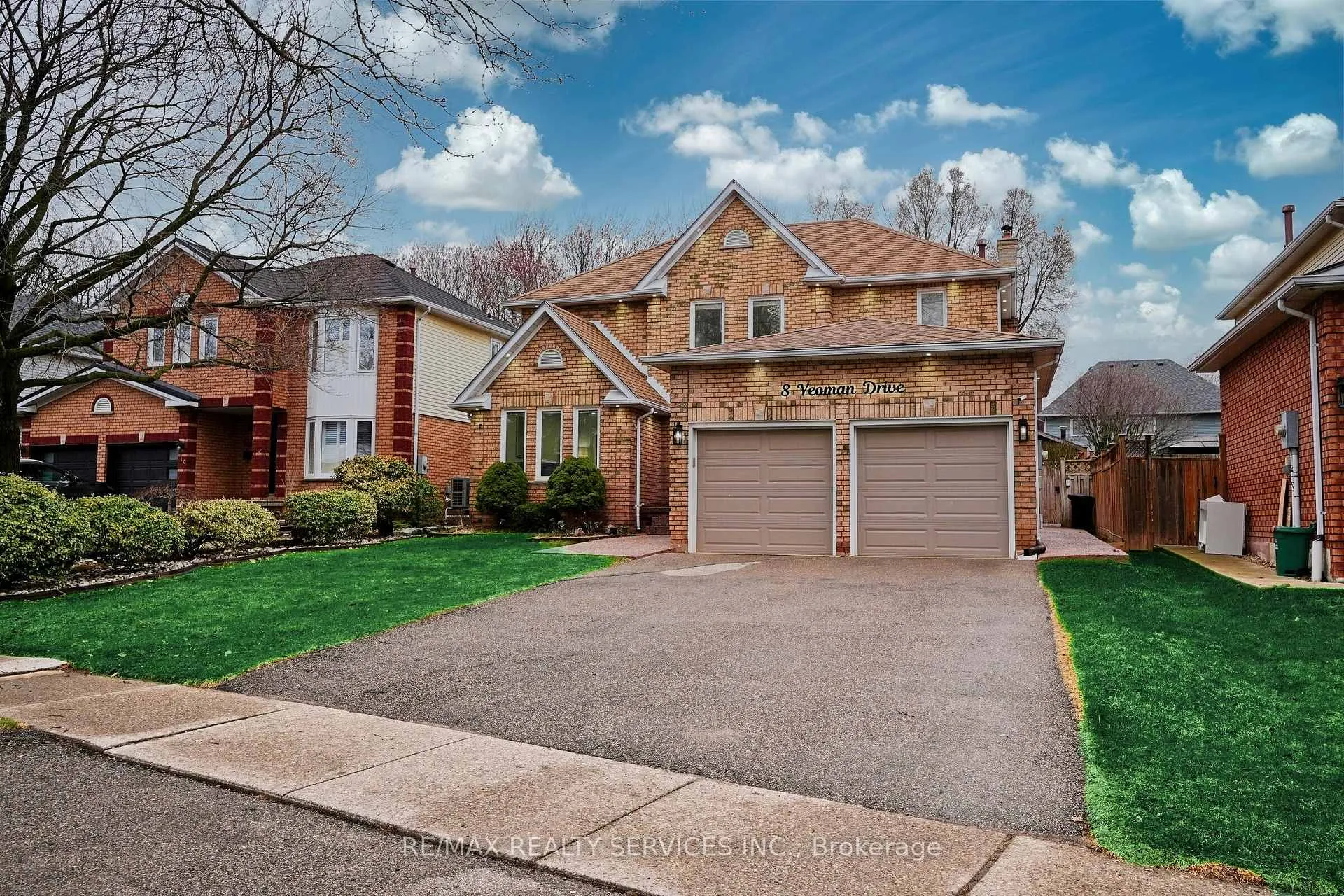 Photo 2 of 8 Yeoman Drive, Brantford, Brier Park — HOMEH