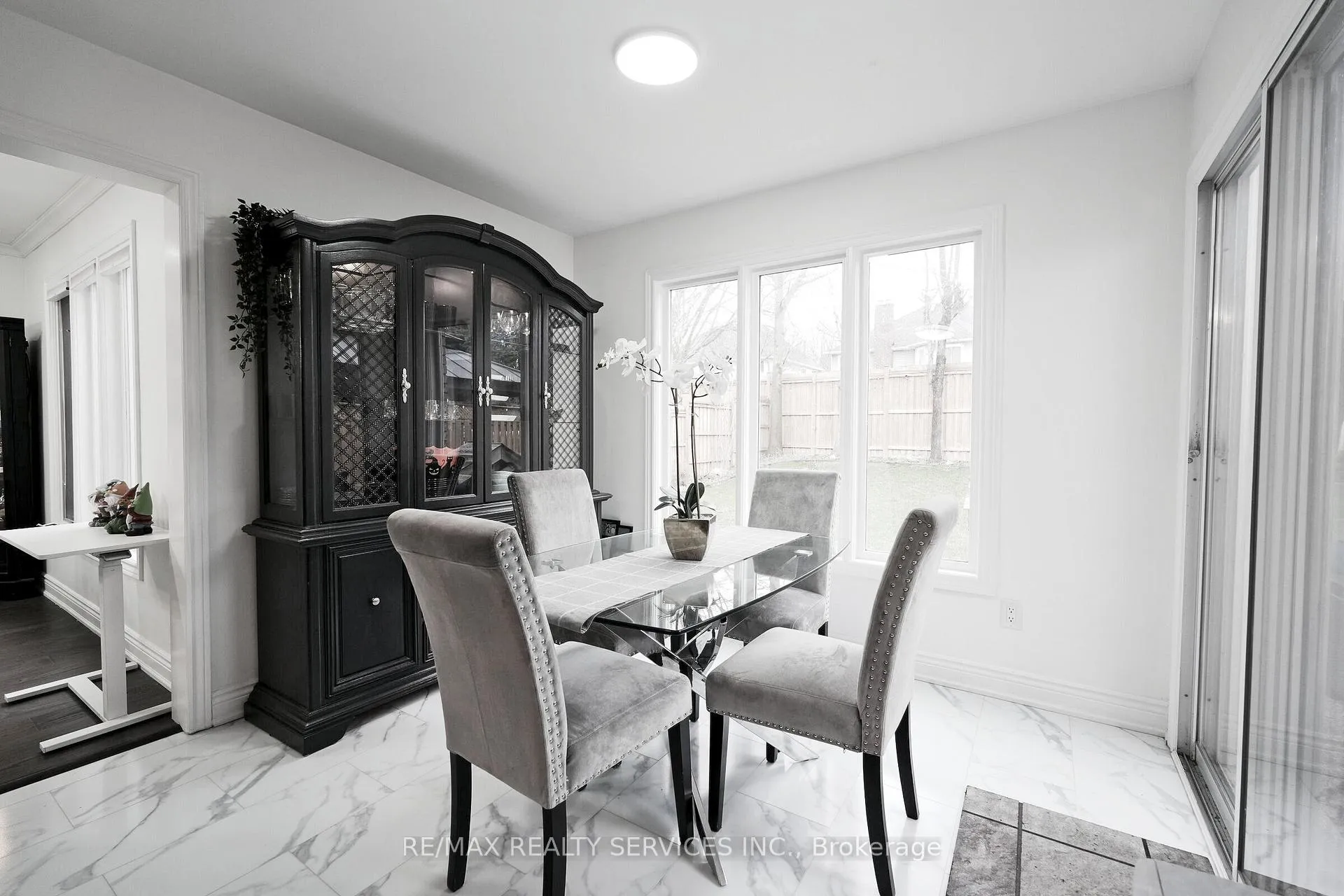 Photo 11 of 8 Yeoman Drive, Brantford, Brier Park — HOMEH