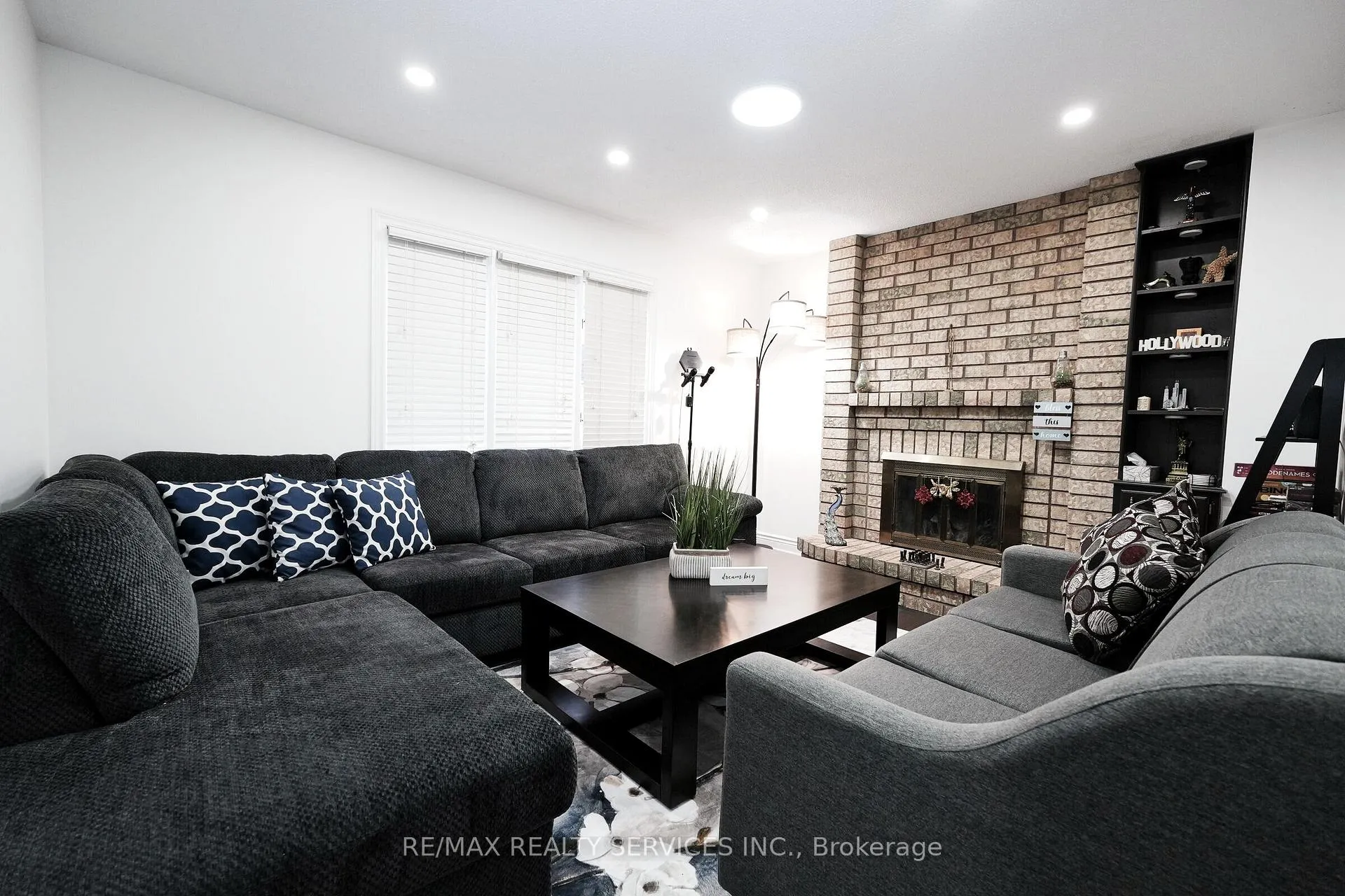 Photo 15 of 8 Yeoman Drive, Brantford, Brier Park — HOMEH