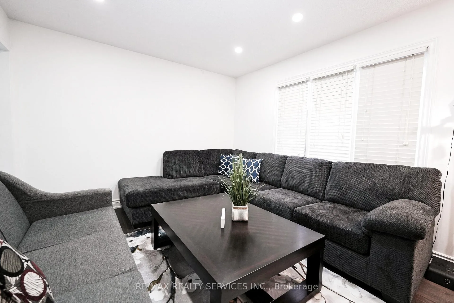 Photo 16 of 8 Yeoman Drive, Brantford, Brier Park — HOMEH