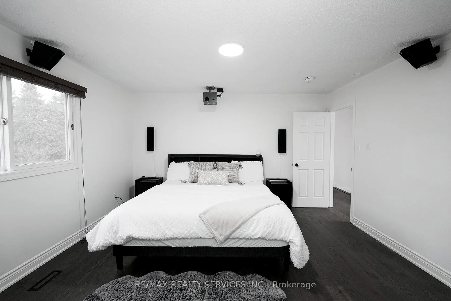 Photo 21 of 8 Yeoman Drive, Brantford, Brier Park — HOMEH