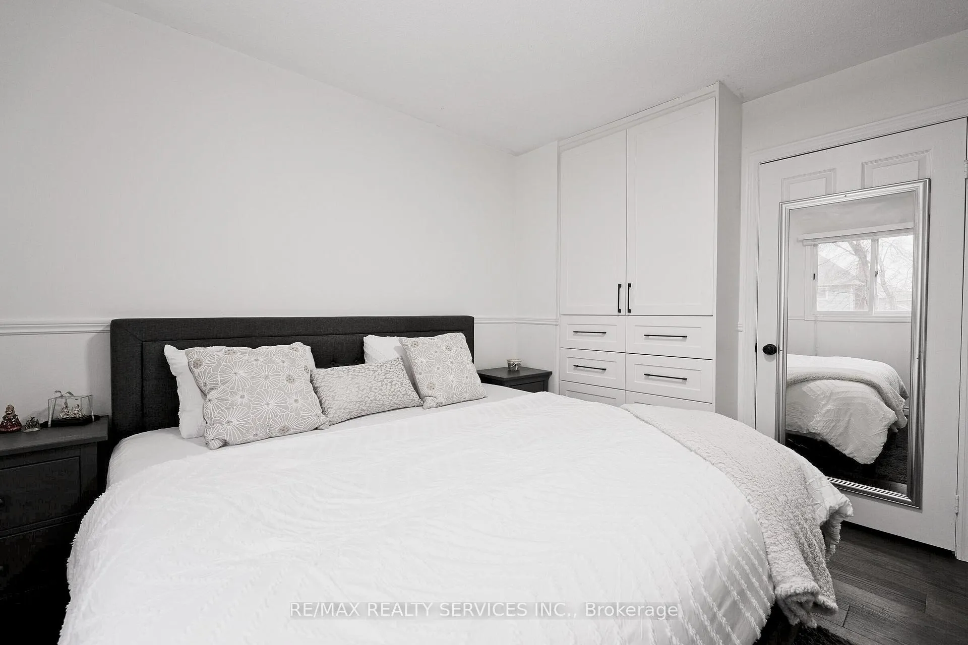 Photo 26 of 8 Yeoman Drive, Brantford, Brier Park — HOMEH