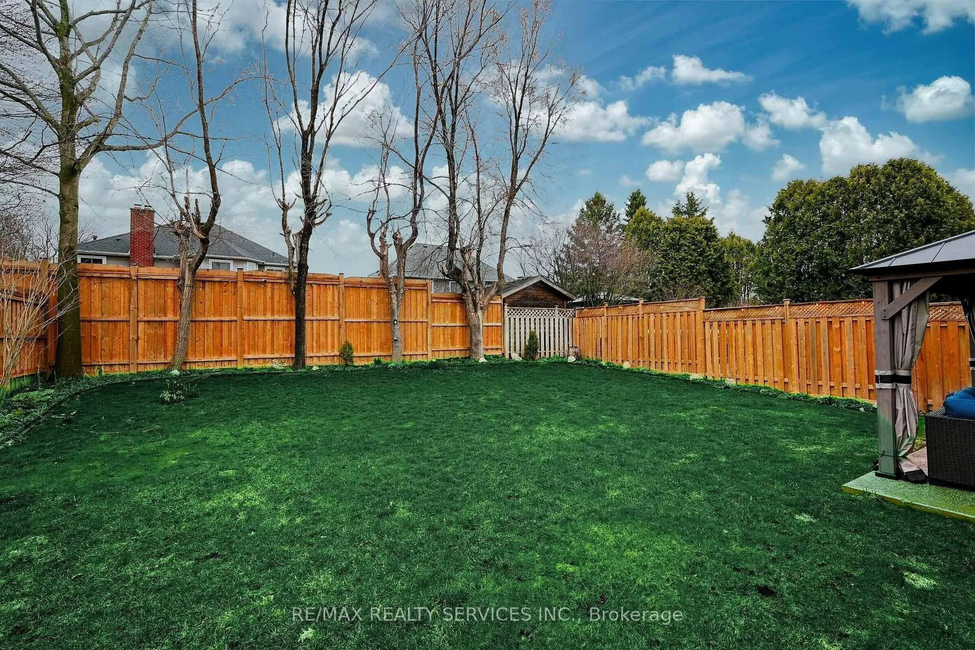 Photo 47 of 8 Yeoman Drive, Brantford, Brier Park — HOMEH