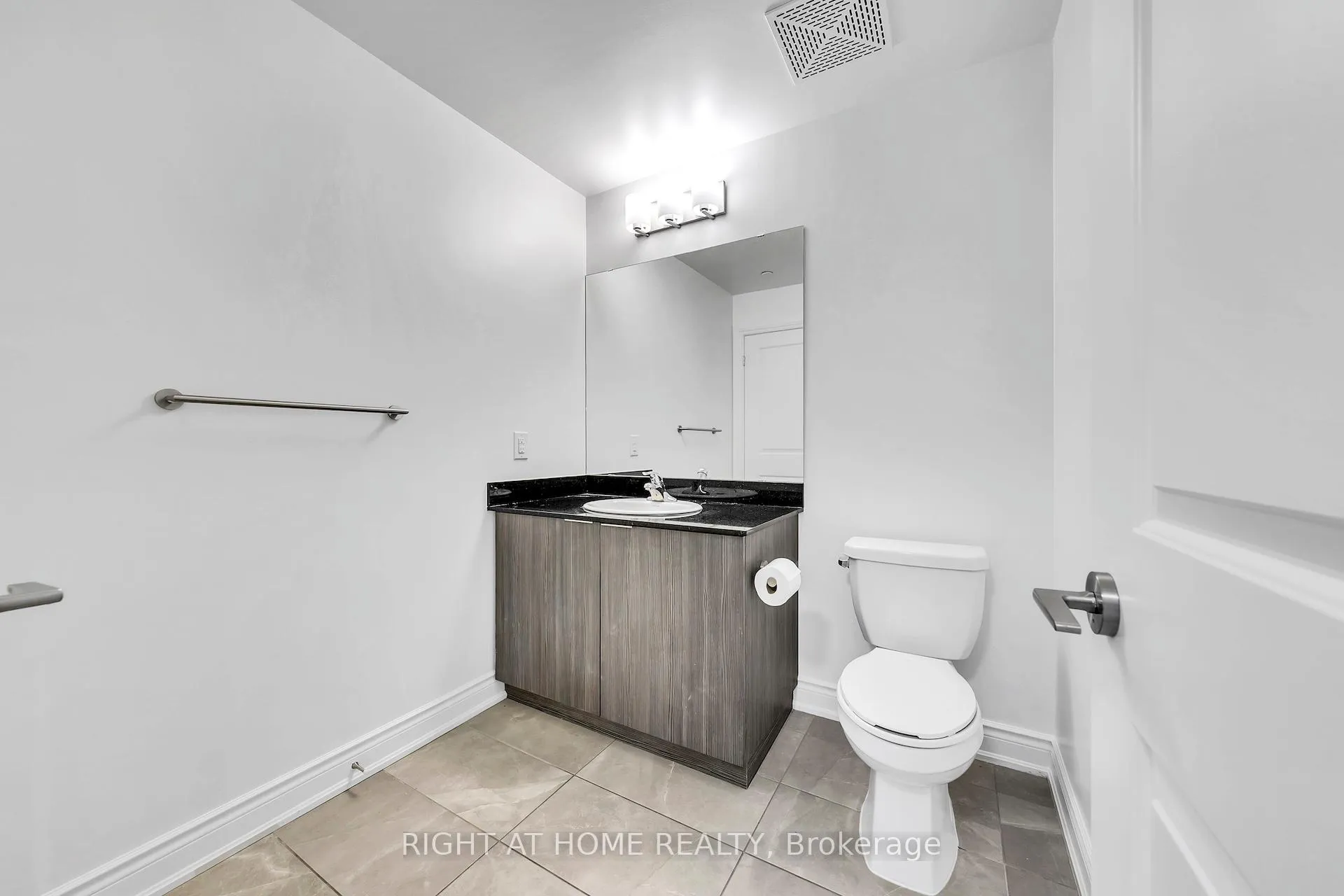 Photo 12 of Unit 316, 86 Woodbridge Avenue, Vaughan, West Woodbridge — HOMEH