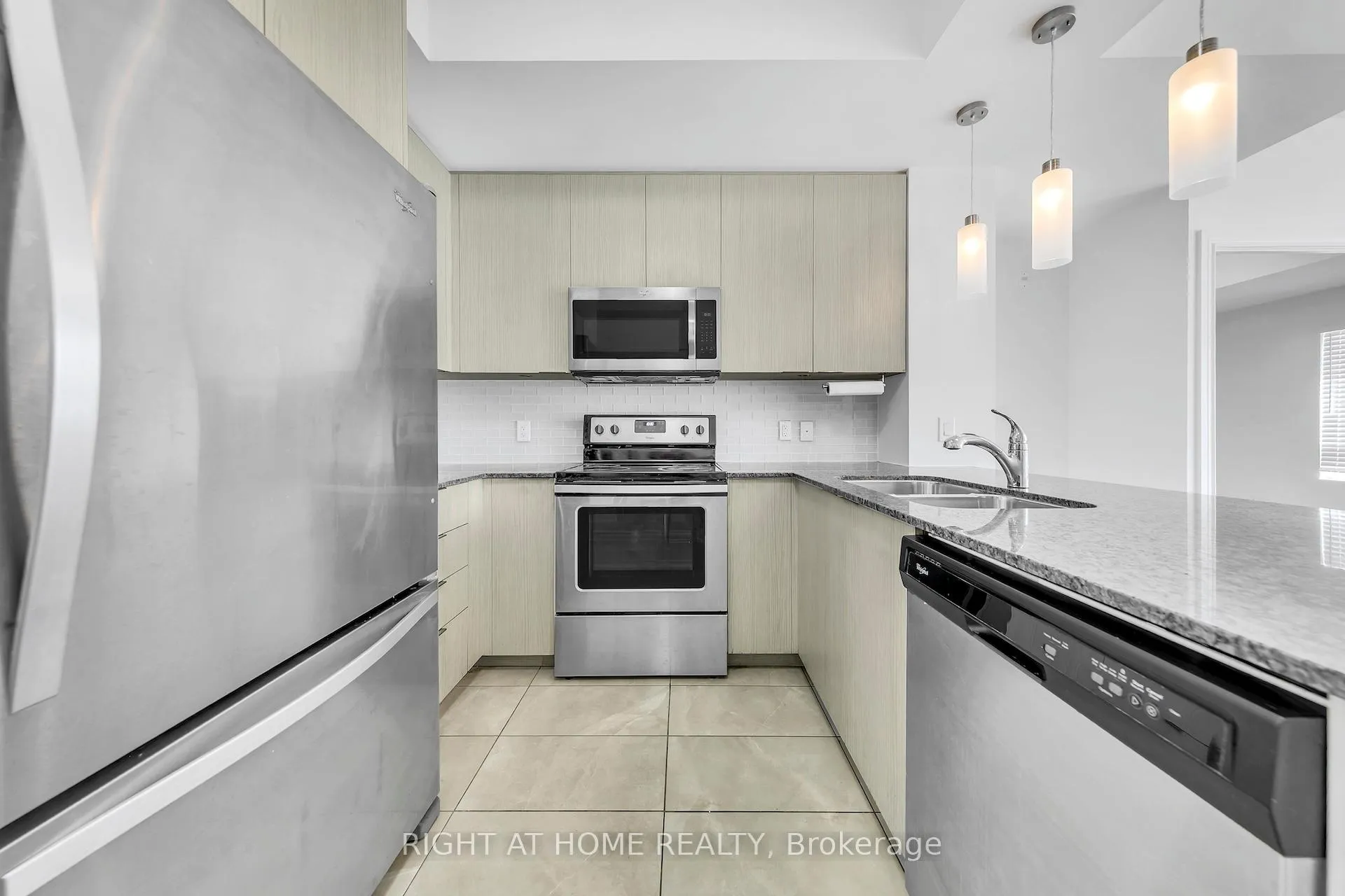 Photo 14 of Unit 316, 86 Woodbridge Avenue, Vaughan, West Woodbridge — HOMEH