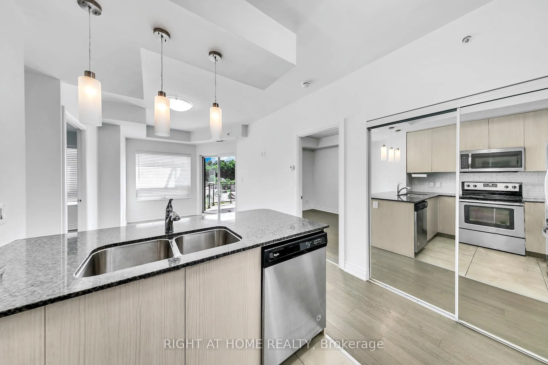 Photo 16 of Unit 316, 86 Woodbridge Avenue, Vaughan, West Woodbridge — HOMEH