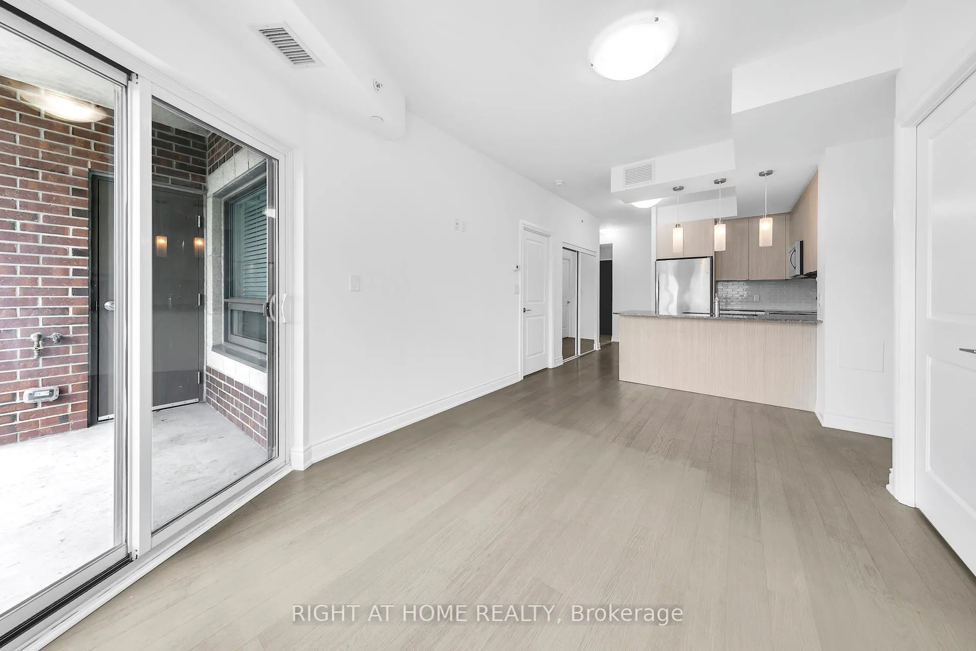 Photo 18 of Unit 316, 86 Woodbridge Avenue, Vaughan, West Woodbridge — HOMEH