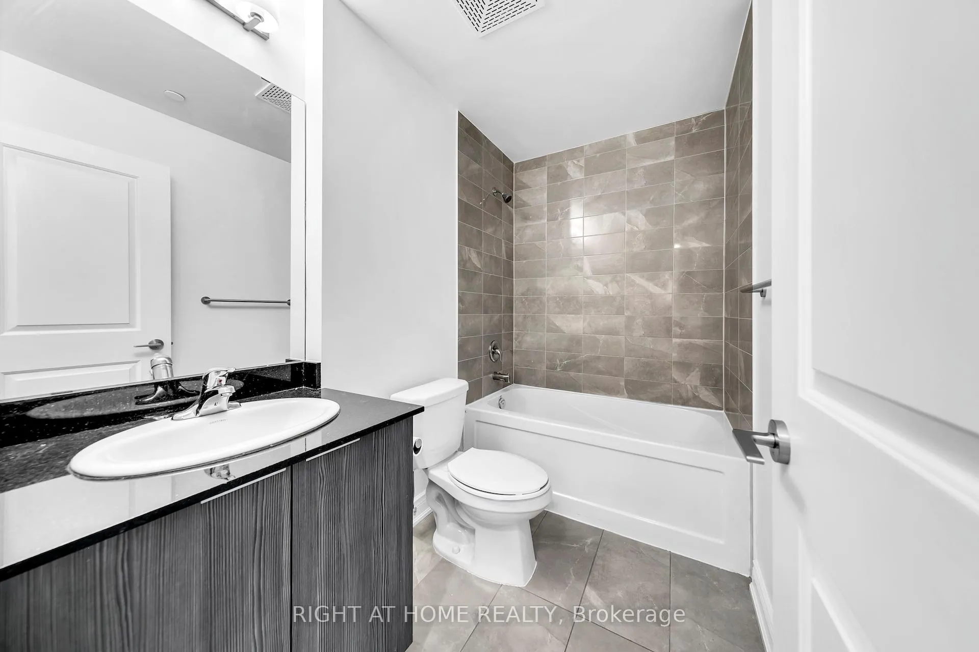 Photo 21 of Unit 316, 86 Woodbridge Avenue, Vaughan, West Woodbridge — HOMEH