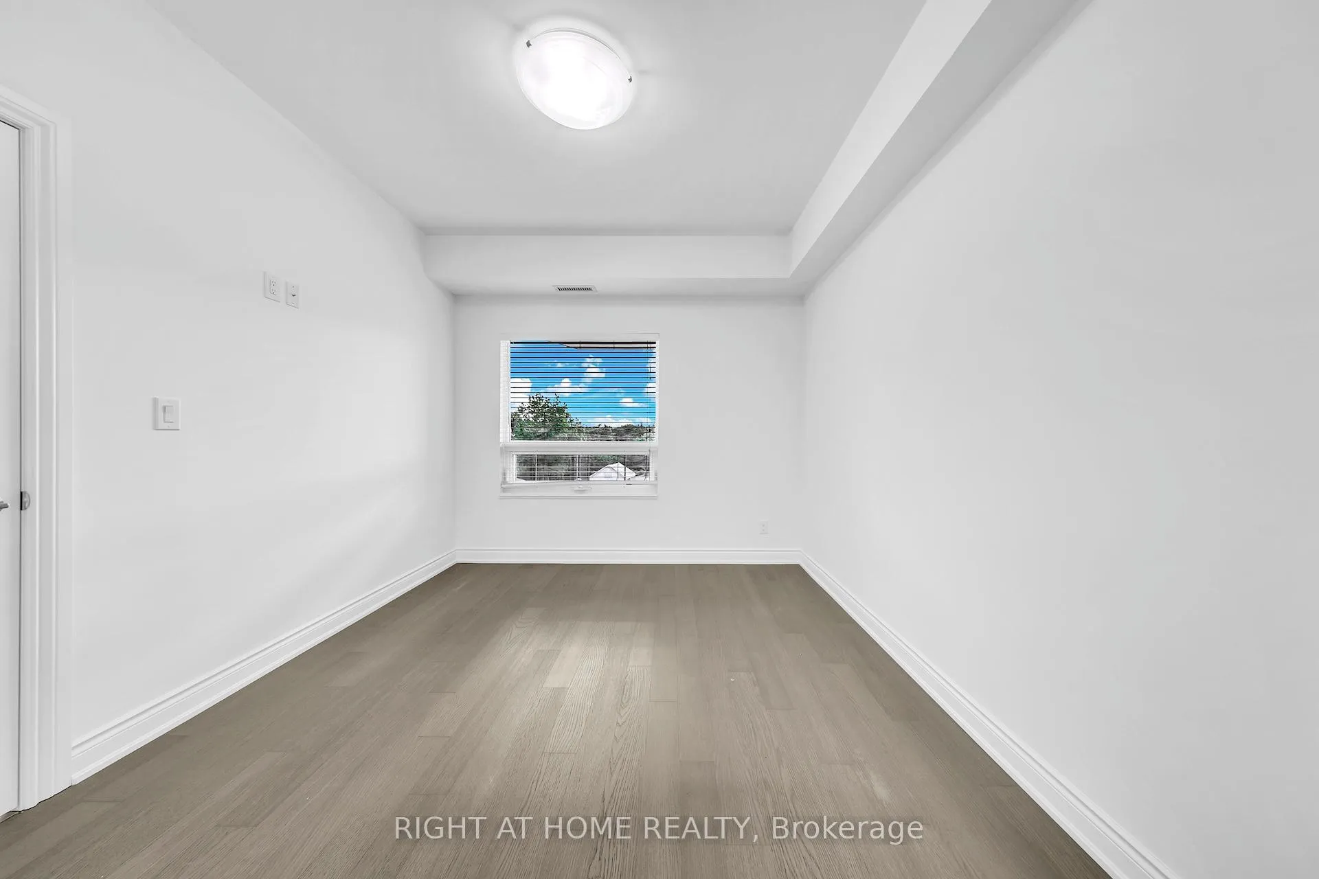 Photo 22 of Unit 316, 86 Woodbridge Avenue, Vaughan, West Woodbridge — HOMEH