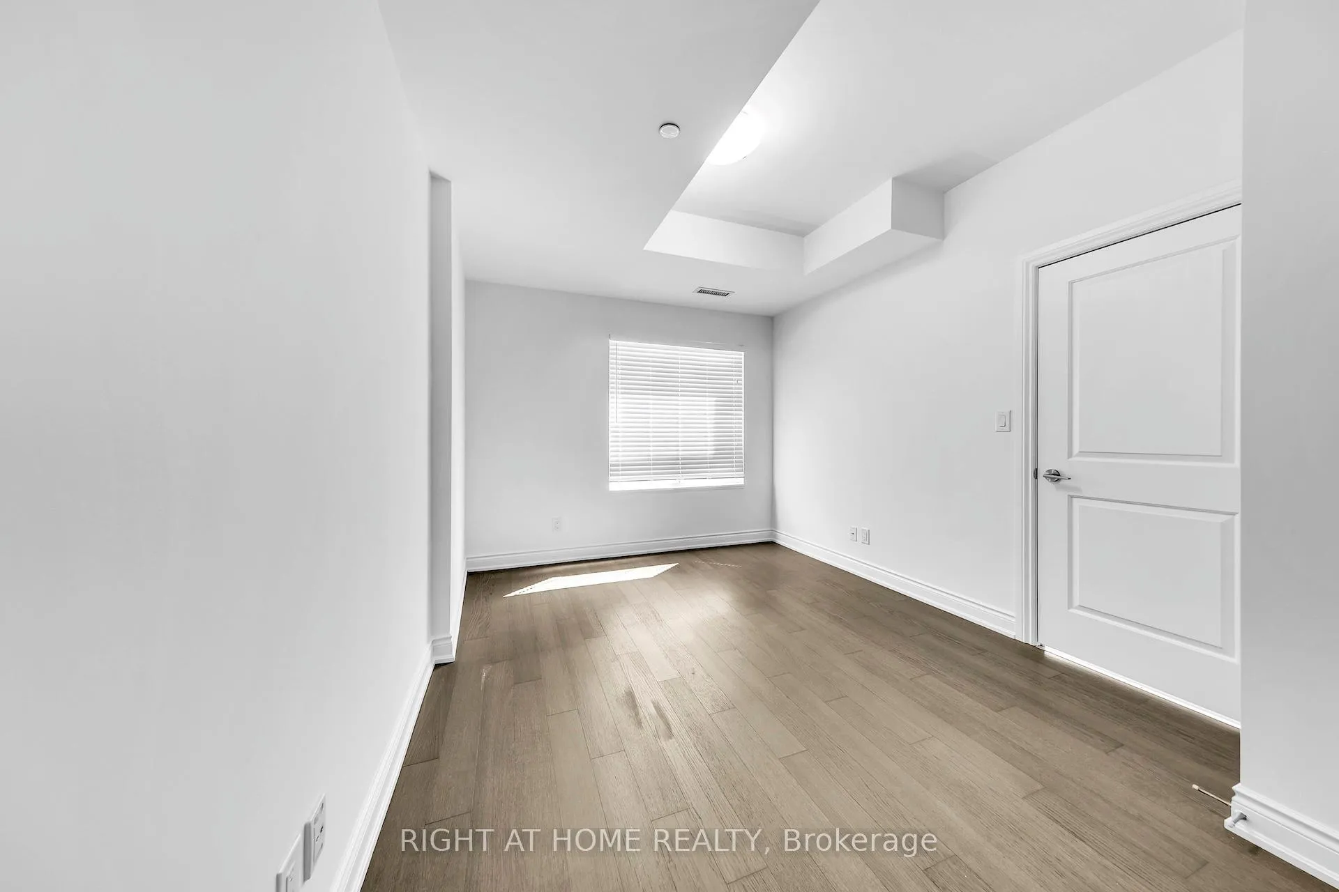 Photo 25 of Unit 316, 86 Woodbridge Avenue, Vaughan, West Woodbridge — HOMEH