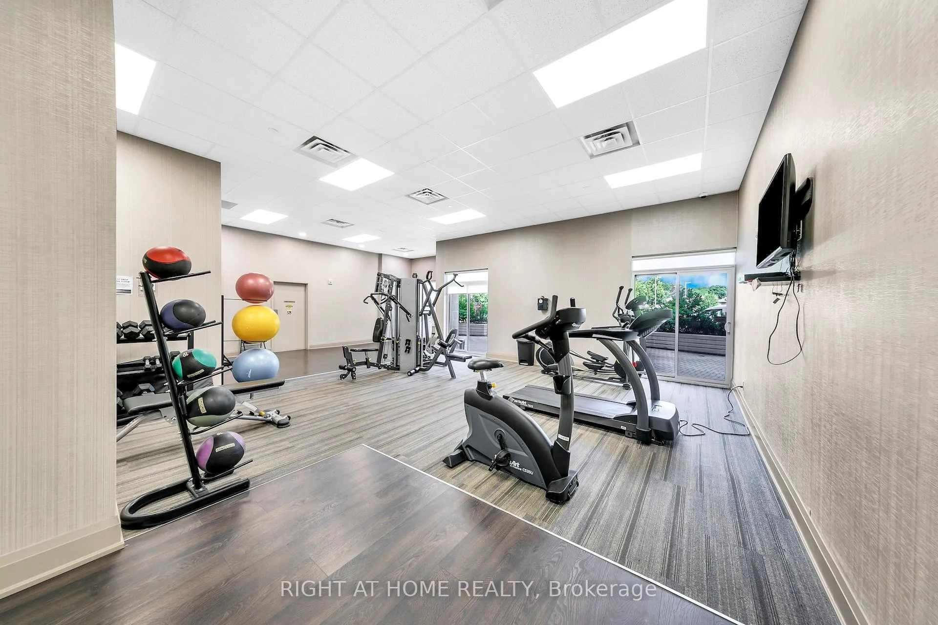Photo 36 of Unit 316, 86 Woodbridge Avenue, Vaughan, West Woodbridge — HOMEH
