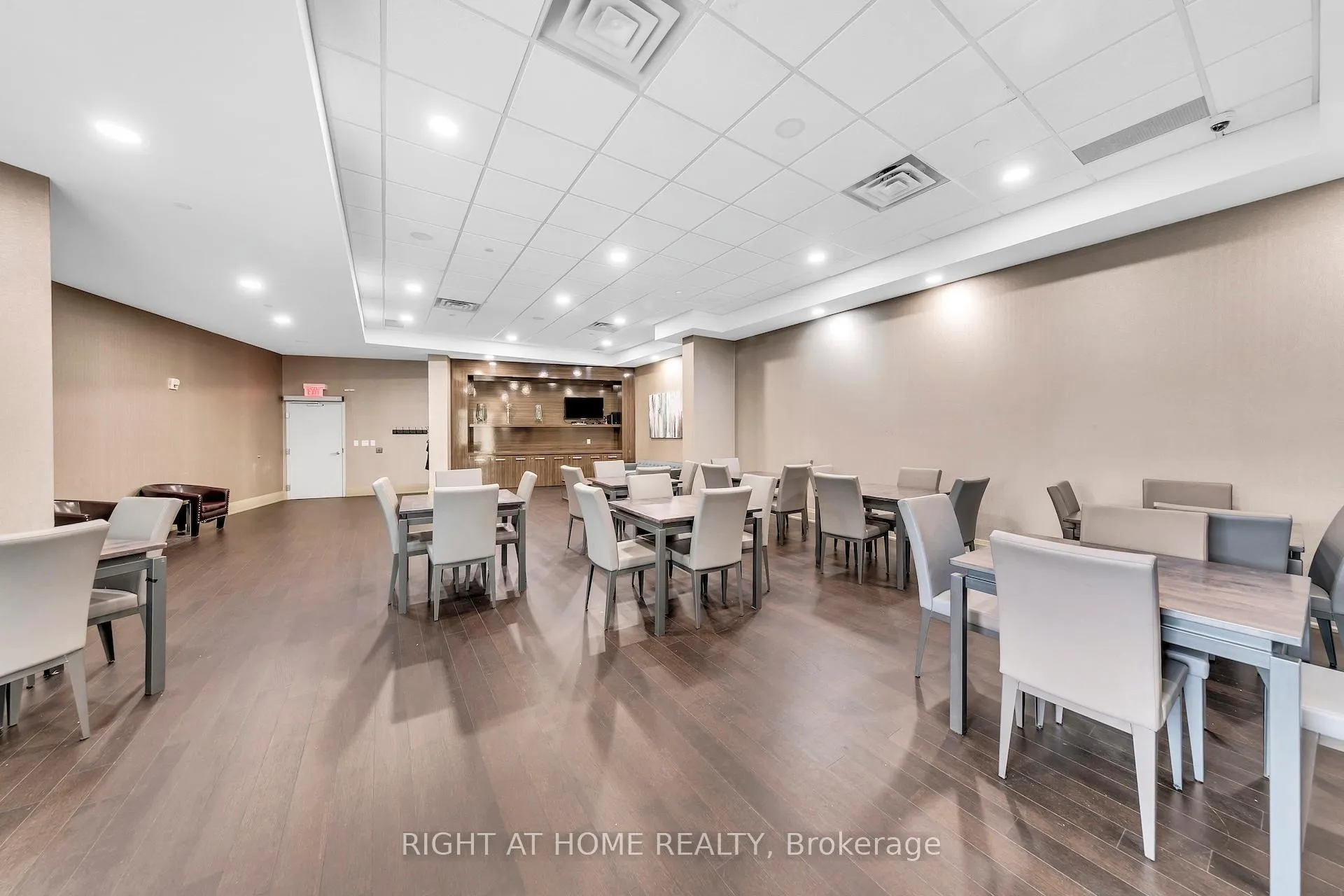 Photo 40 of Unit 316, 86 Woodbridge Avenue, Vaughan, West Woodbridge — HOMEH