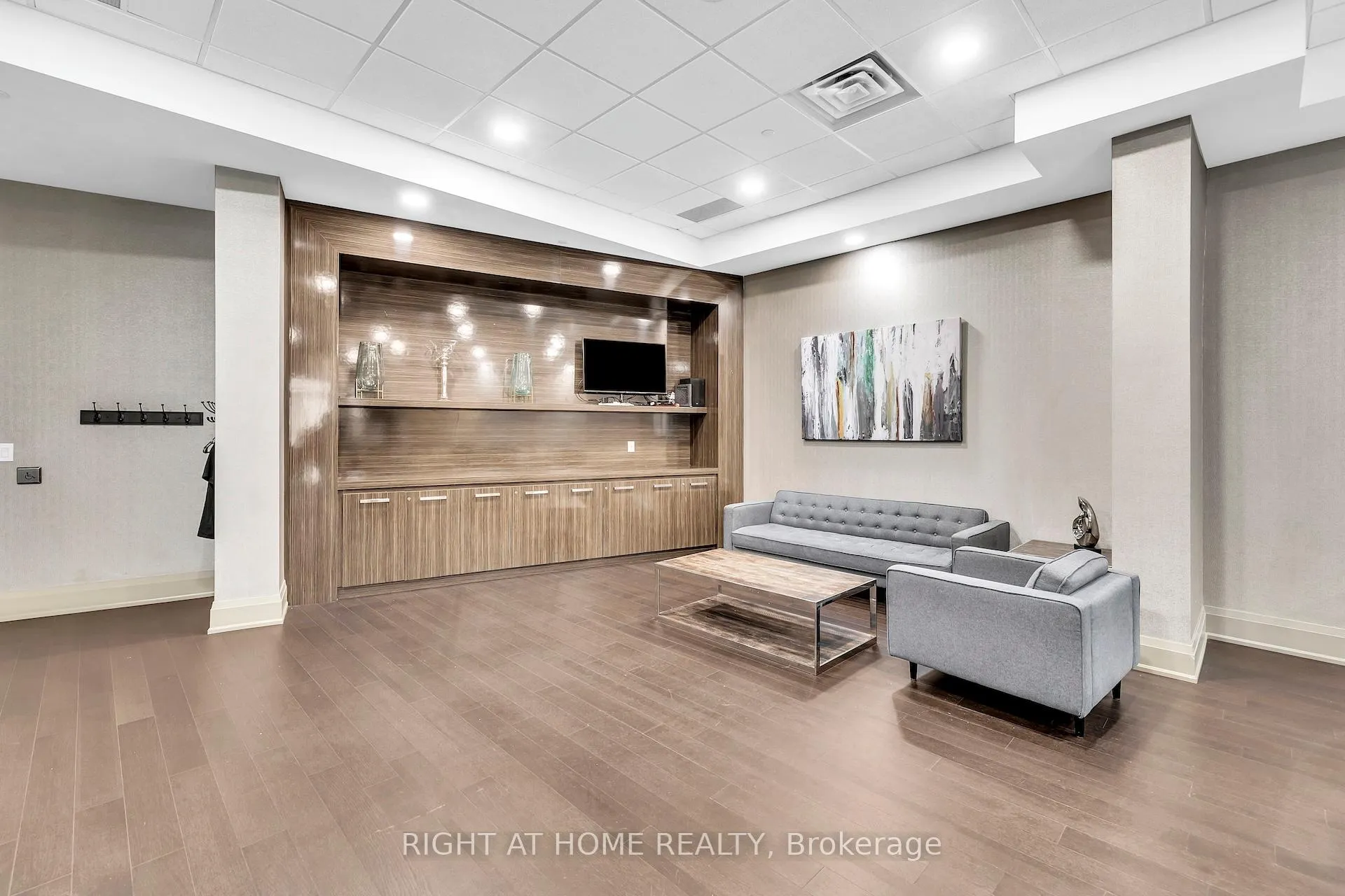 Photo 41 of Unit 316, 86 Woodbridge Avenue, Vaughan, West Woodbridge — HOMEH