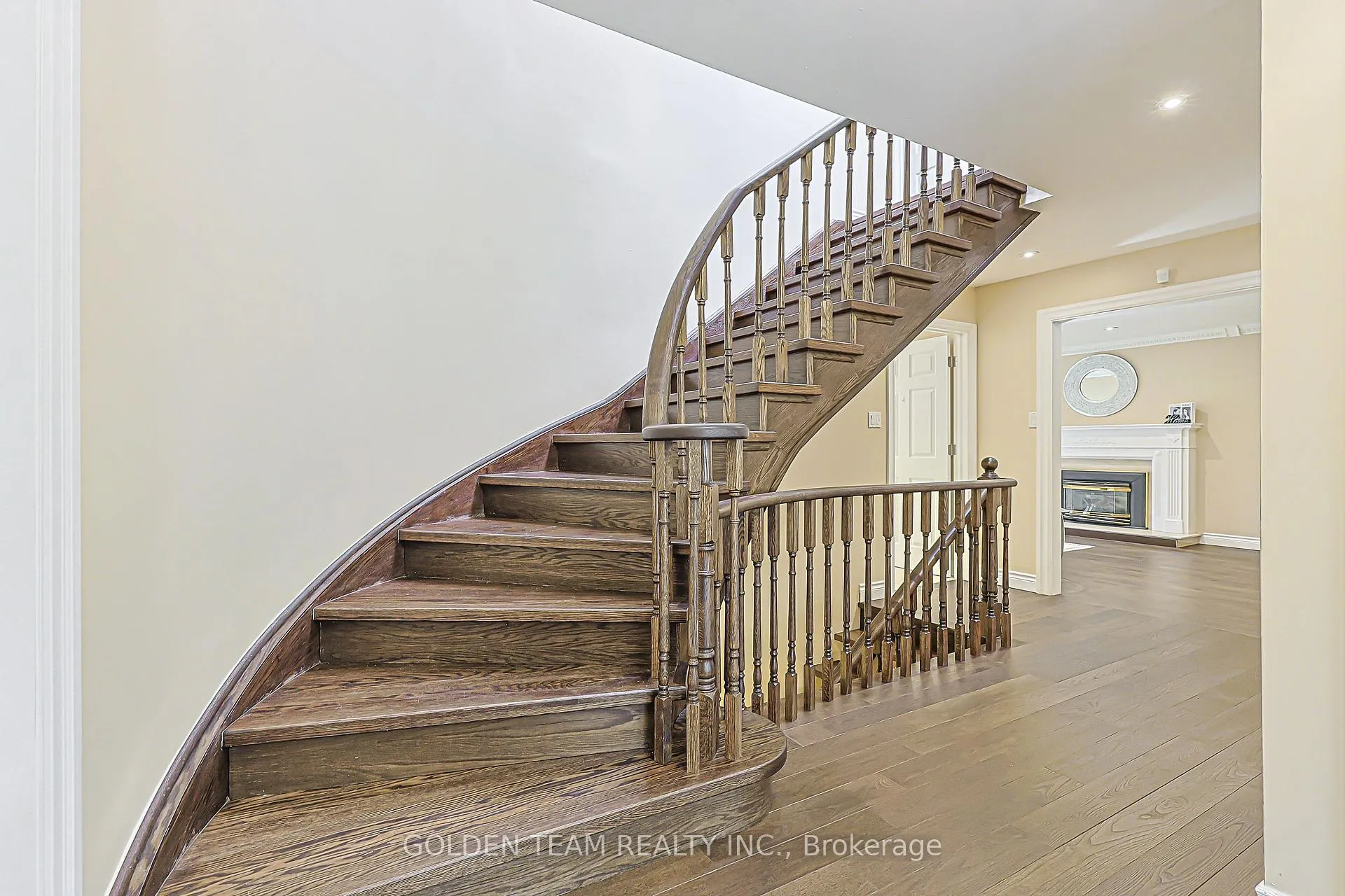 Photo 7 of 13 Elkpath Avenue, North York, St. Andrew-Windfields — HOMEH