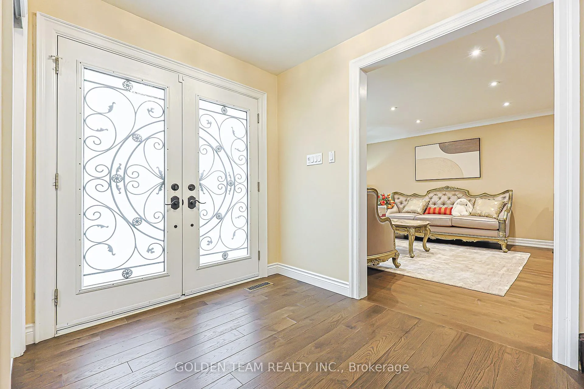 Photo 8 of 13 Elkpath Avenue, North York, St. Andrew-Windfields — HOMEH